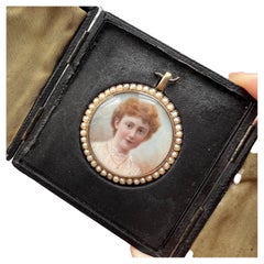 Pendentif portrait miniature en perles d'or de l'époque victorienne, emballé