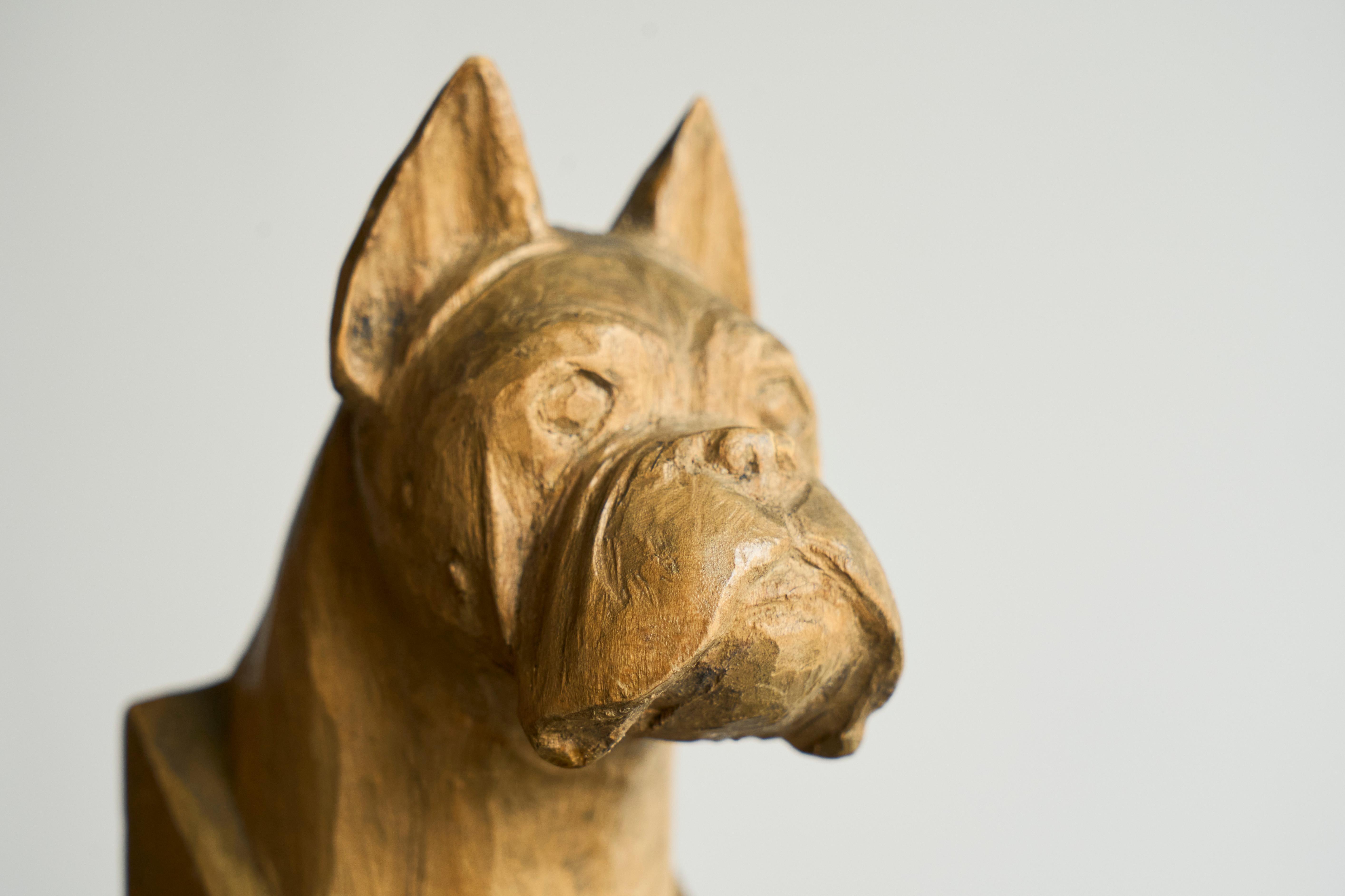 Sculpture ou serre-livre Boxer en bois massif sculpté Milieu du 20e siècle en vente 3