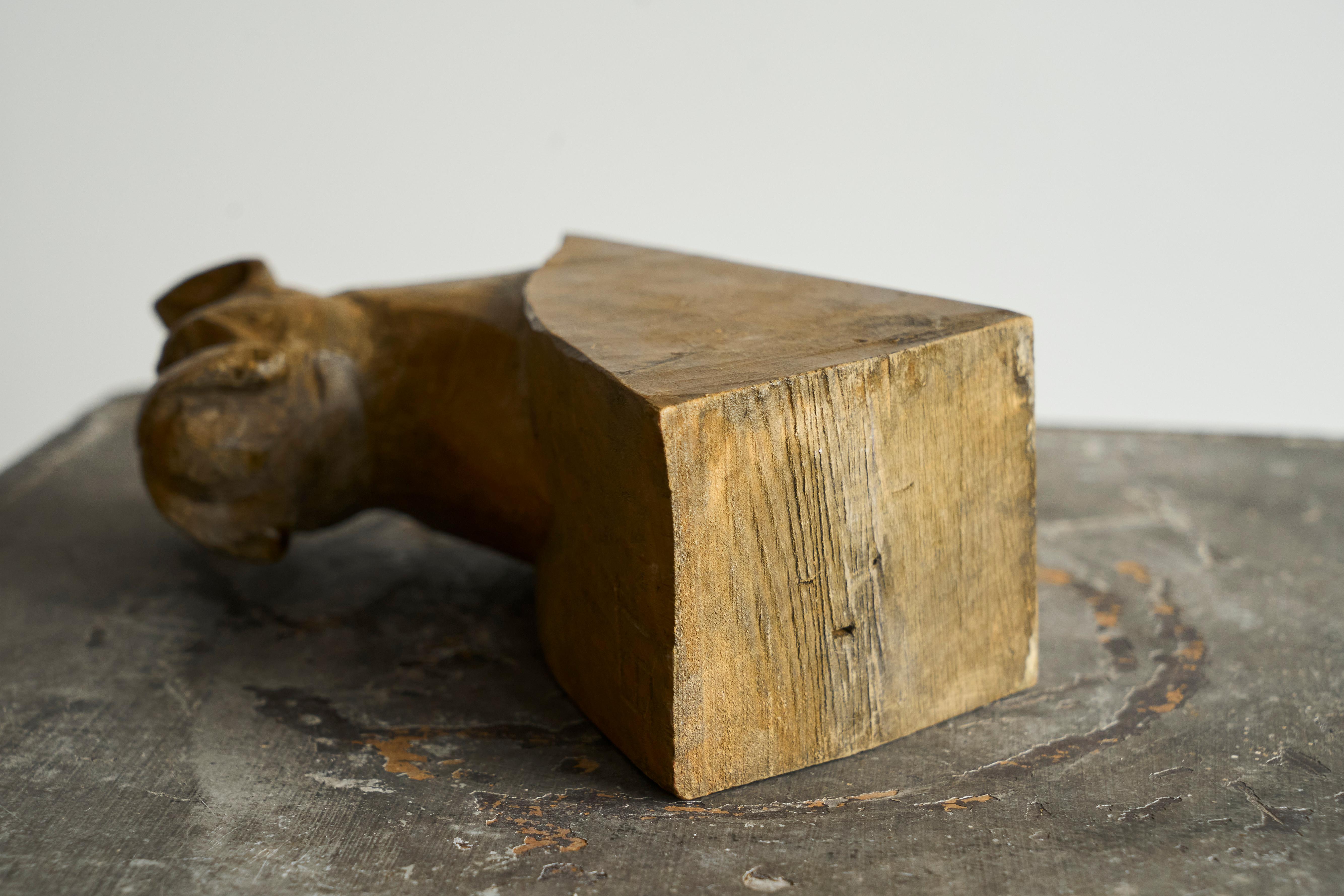 Sculpture ou serre-livre Boxer en bois massif sculpté Milieu du 20e siècle en vente 4