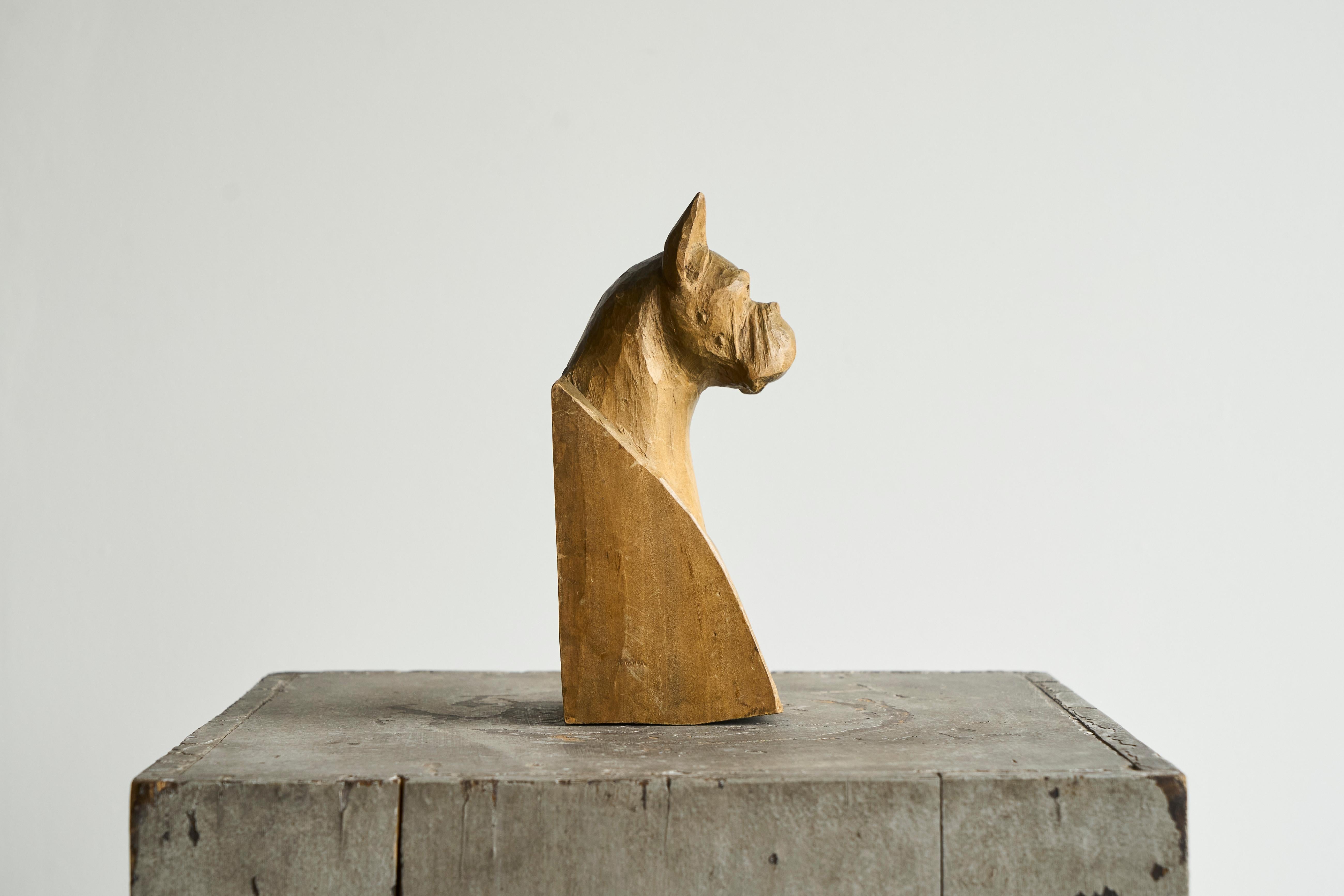 Art déco Sculpture ou serre-livre Boxer en bois massif sculpté Milieu du 20e siècle en vente