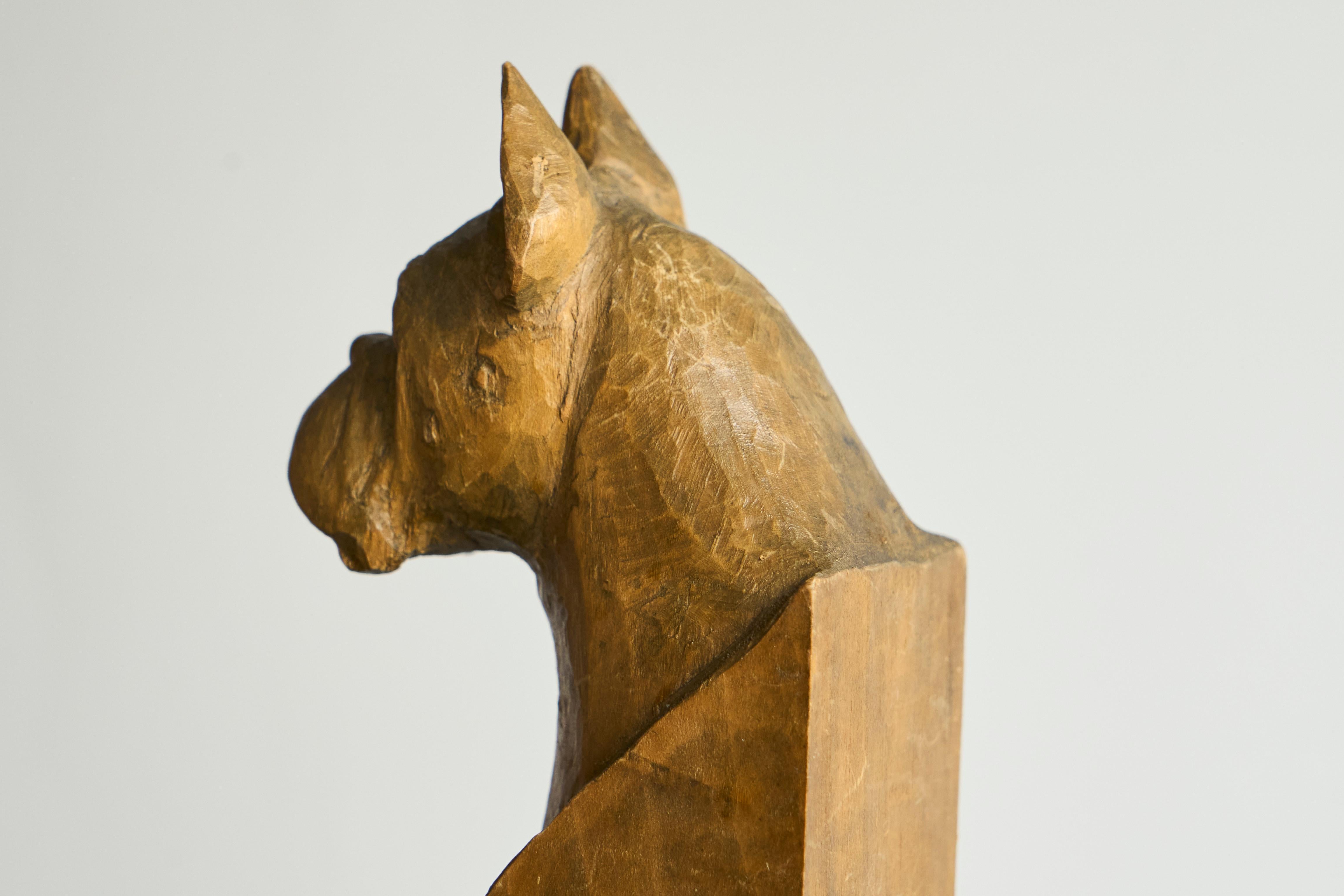 20ième siècle Sculpture ou serre-livre Boxer en bois massif sculpté Milieu du 20e siècle en vente