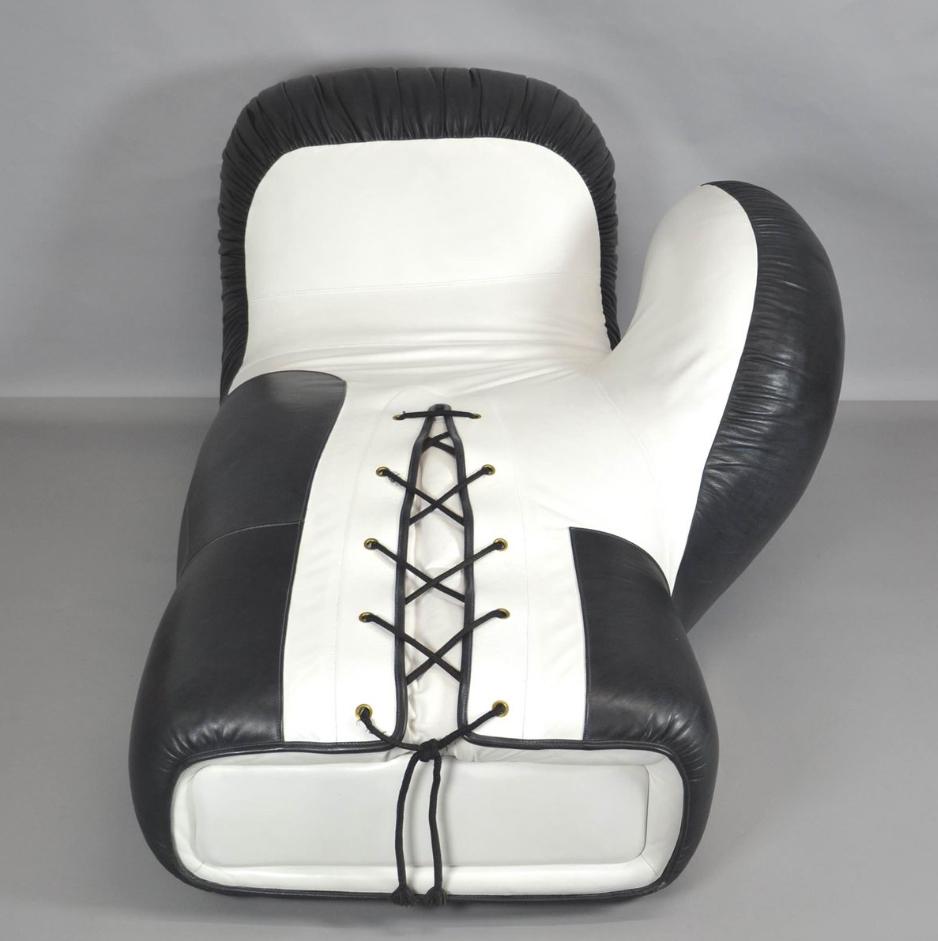 Fin du 20e siècle Fauteuil de salle à manger Boxing Glove en vente
