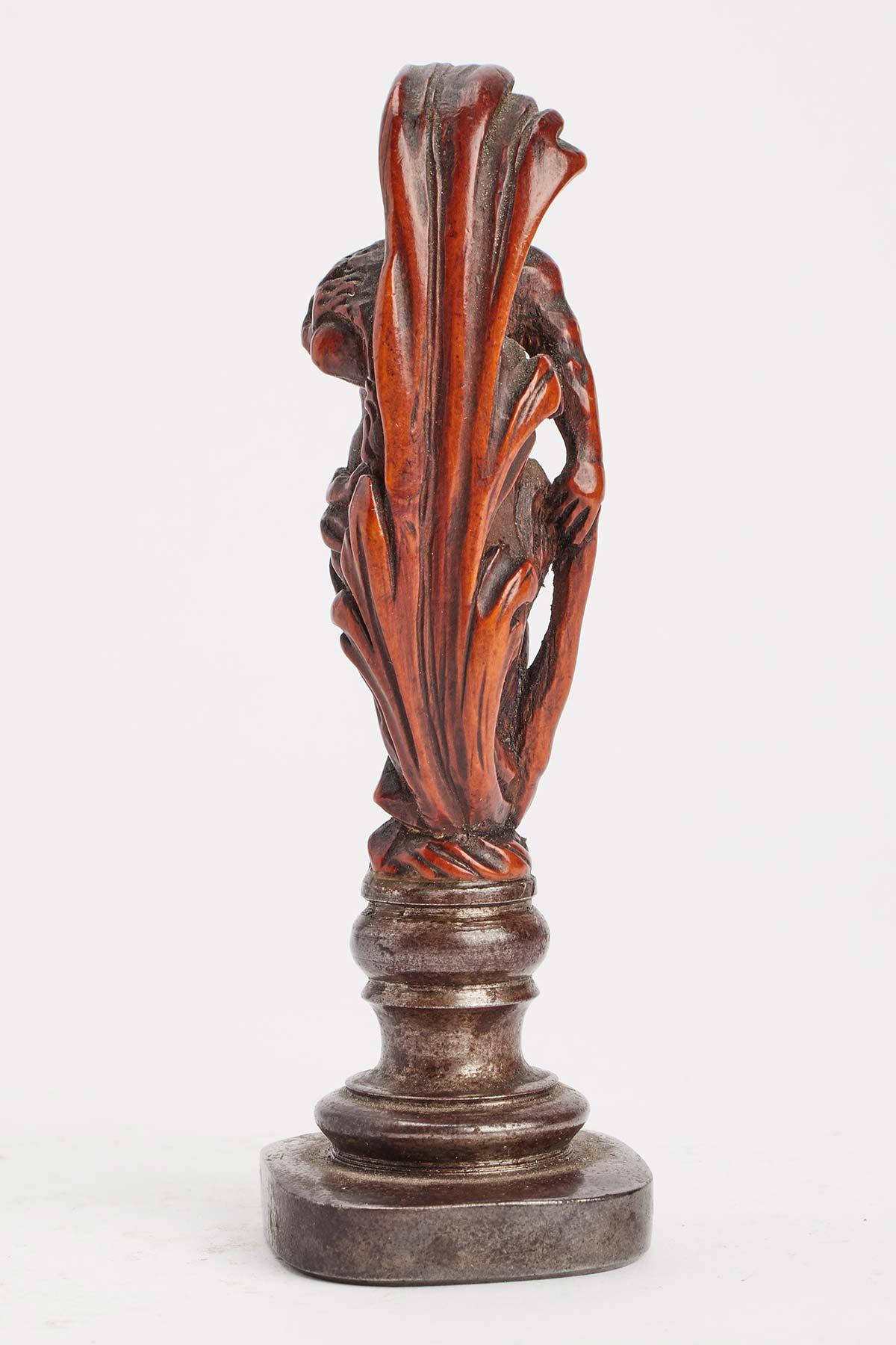 Sigillo intagliato in legno di bosso raffigurante Ercole, Italia, XVIII secolo. In condizioni buone in vendita a Milan, IT