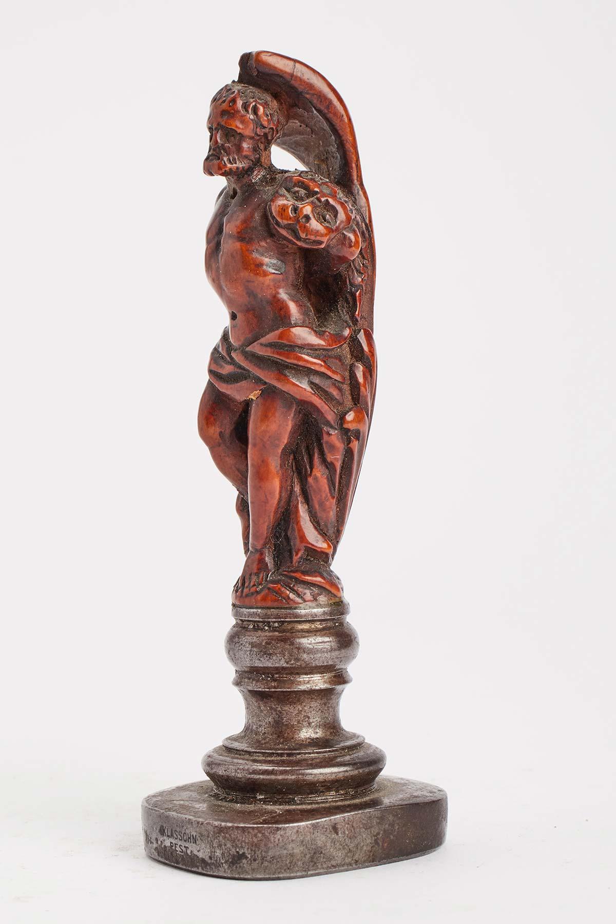 Ferro Sigillo intagliato in legno di bosso raffigurante Ercole, Italia, XVIII secolo. in vendita