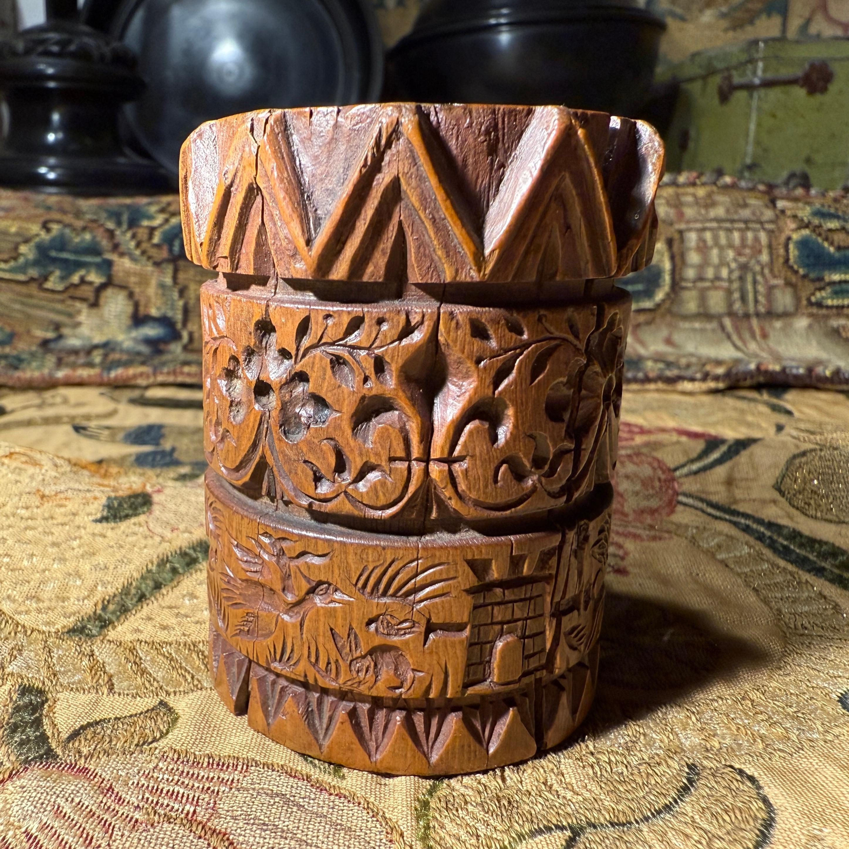 Stampa a rullo in legno di bosso con armi reali. Francia, XVIII secolo. in vendita 8