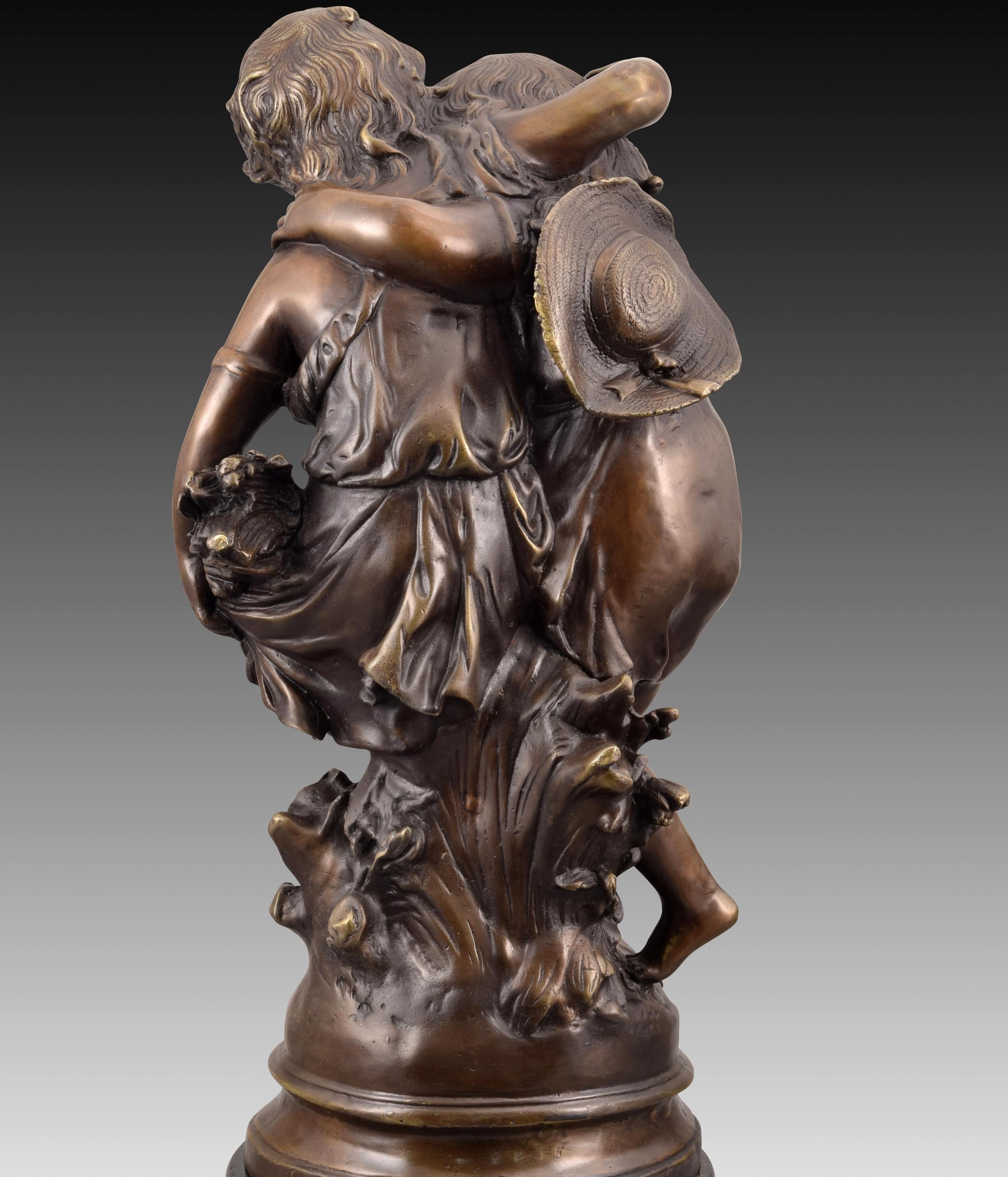 Européen Boy and Girl, bronze, marbre, d'après Auguste Moreau en vente