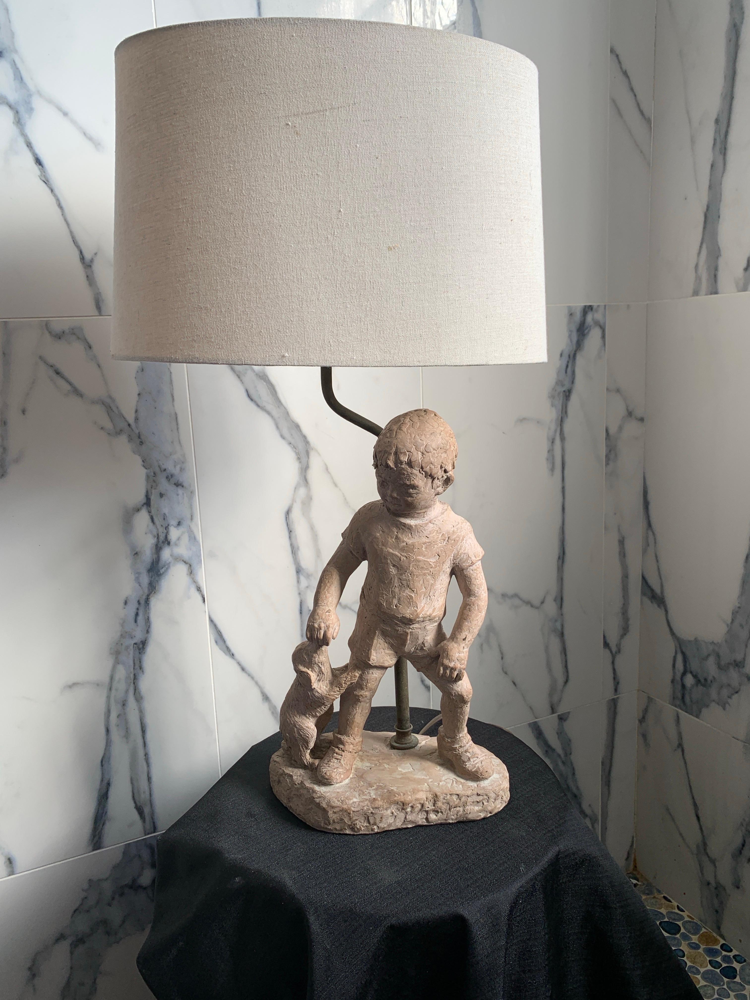 Dies ist eine charmante Skulptur Lampe von 
