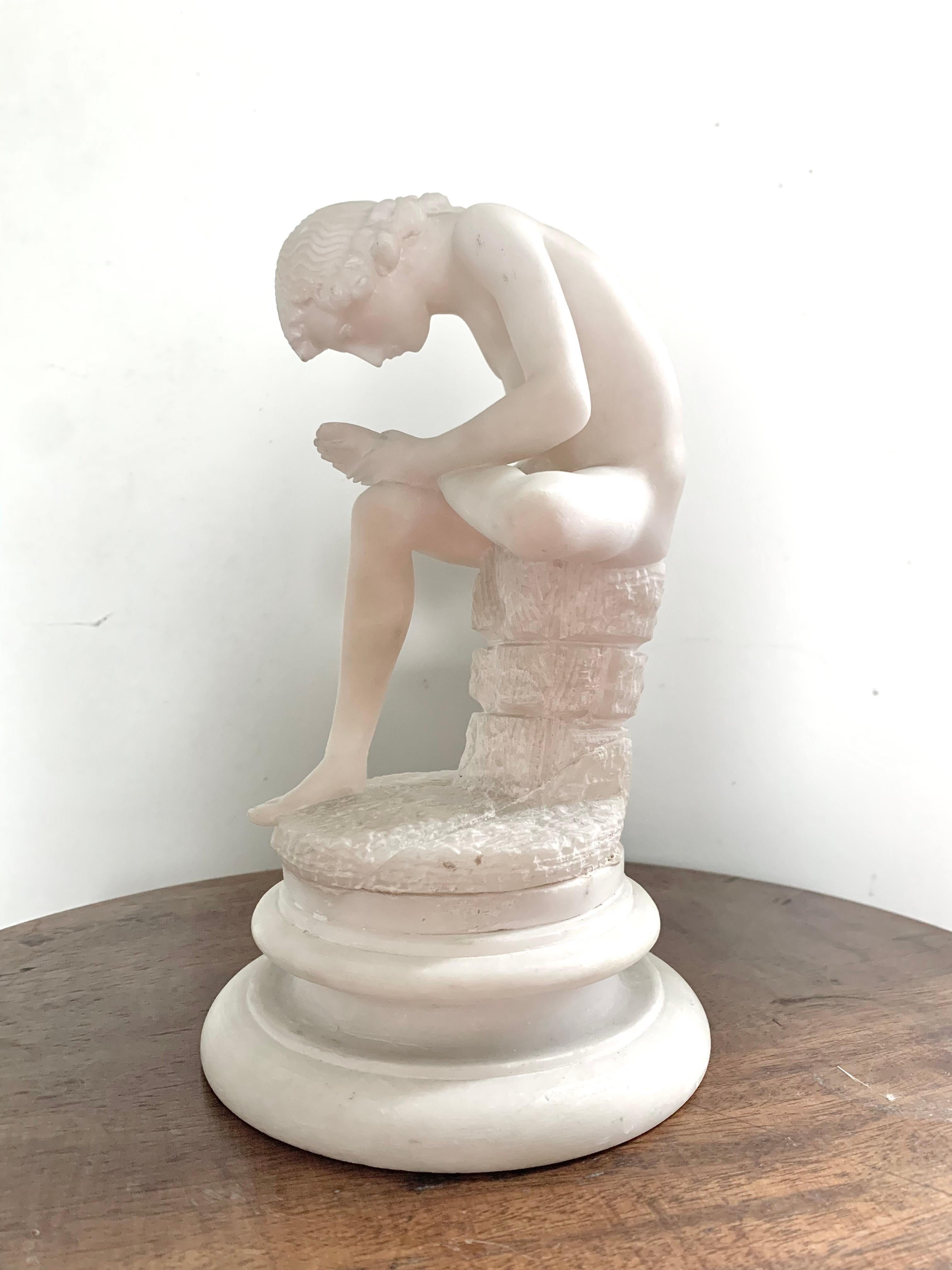 Sculpture Spinaro en albtre du 19me sicle - Boy With Thorn Bon état - En vente à Beuzevillette, FR