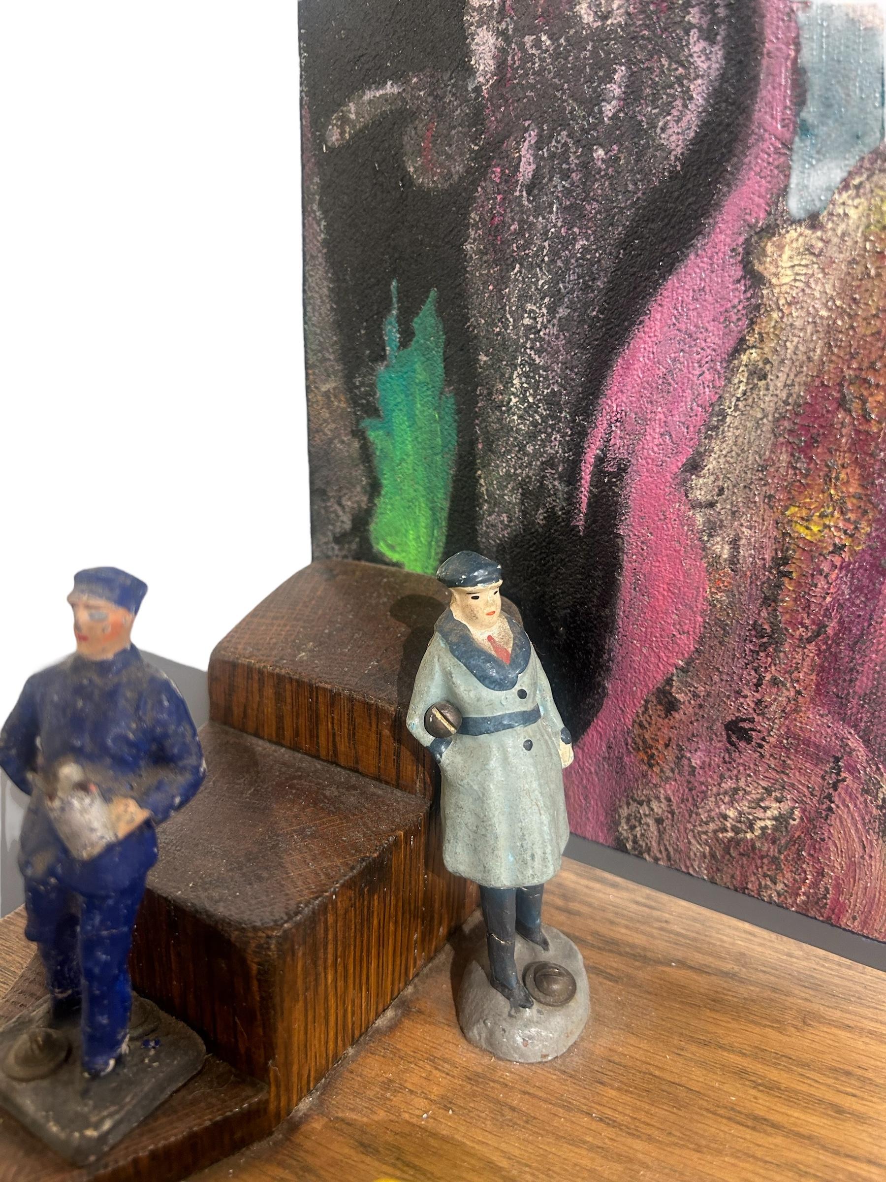 Boys and Toys – Gemälde- und Schminkspiegel mit antiken Spielzeugen, Kunstgegenstand (21. Jahrhundert und zeitgenössisch) im Angebot