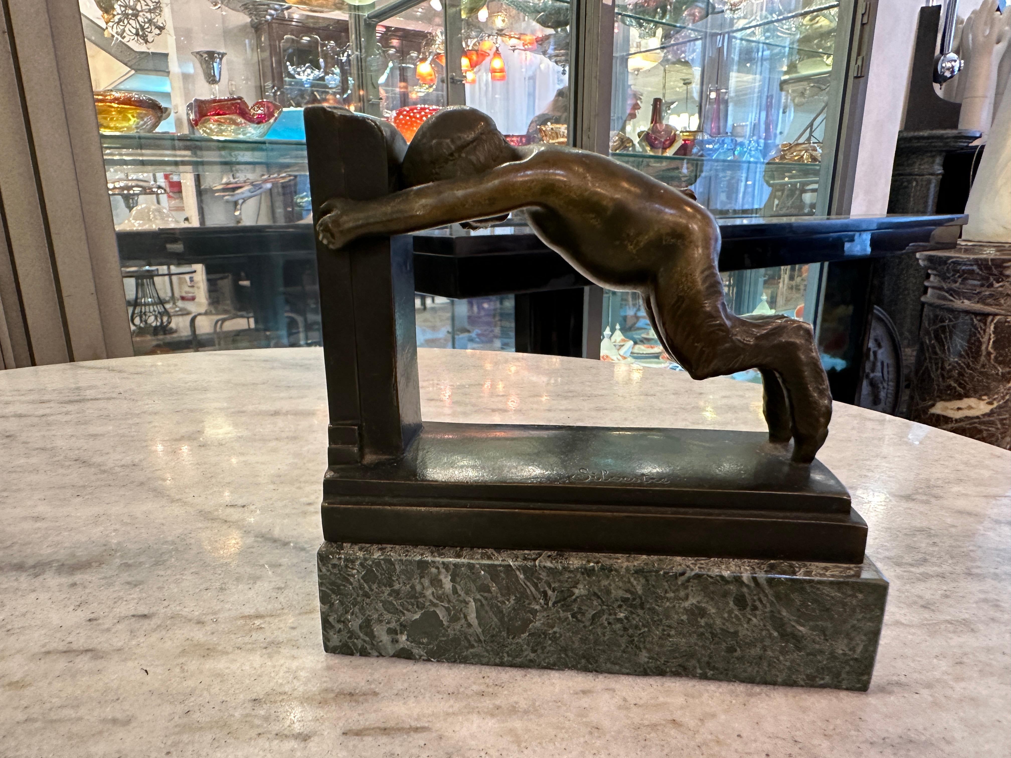 Fermalibri Boys in bronzo e marmo, Francia , Stile: Art Deco in vendita 3