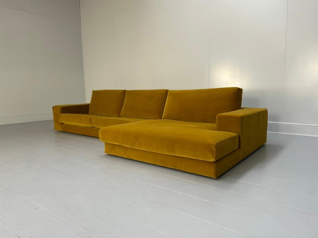 Comme vous le savez sans doute par l'intérêt que vous portez à ce chef-d'œuvre continental, les pièces de BPA International sont la quintessence du mobilier européen contemporain, sont d'une qualité inégalée et présentent des détails et une