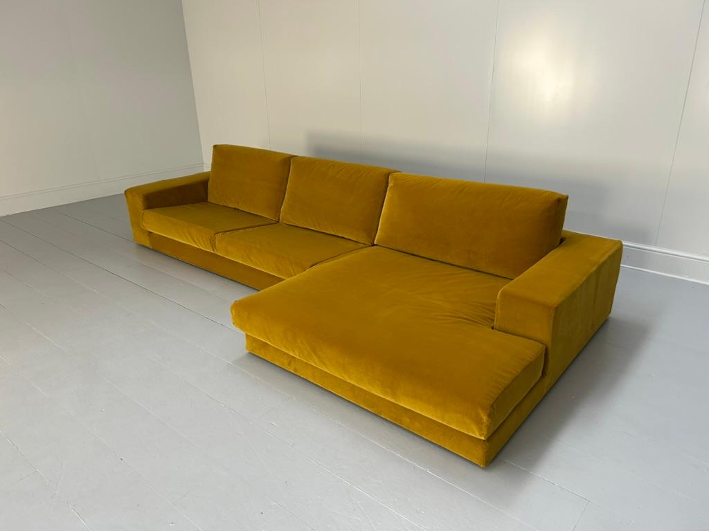 Velours Canapé sectionnel BPA International 5 places en forme de L - en velours jaune moutarde en vente