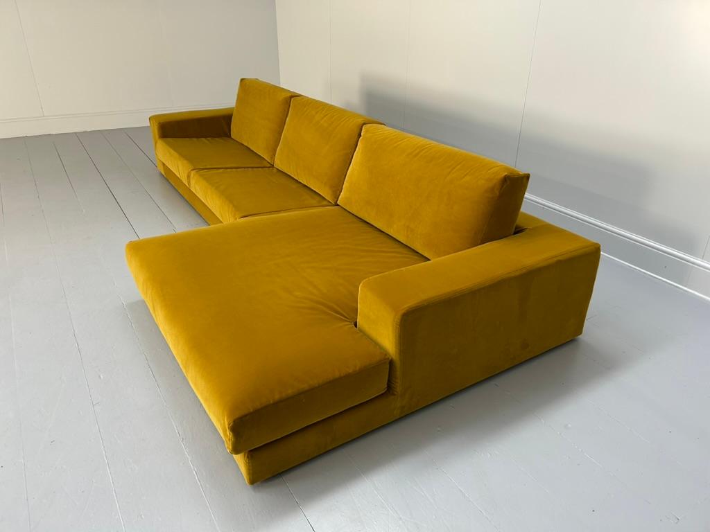 Canapé sectionnel BPA International 5 places en forme de L - en velours jaune moutarde en vente 2