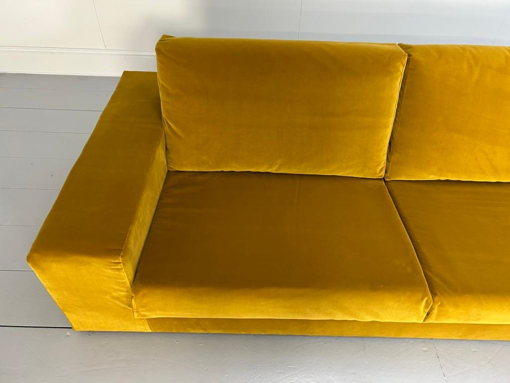 Canapé sectionnel BPA International 5 places en forme de L - en velours jaune moutarde en vente 3