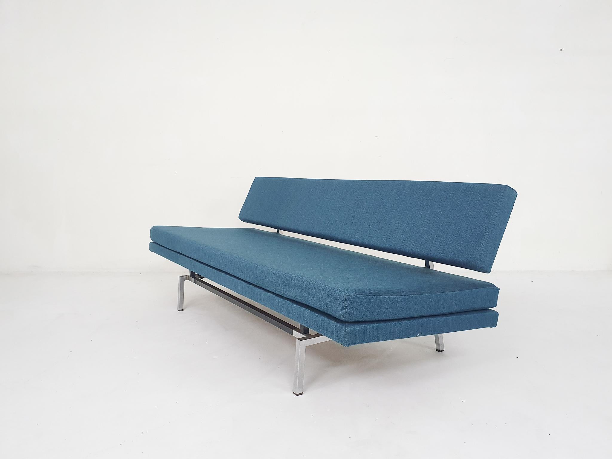 Dutch BR 02 sleeper sofa by Martin Visser for ’t Spectrum, The Netherlands, 1958
