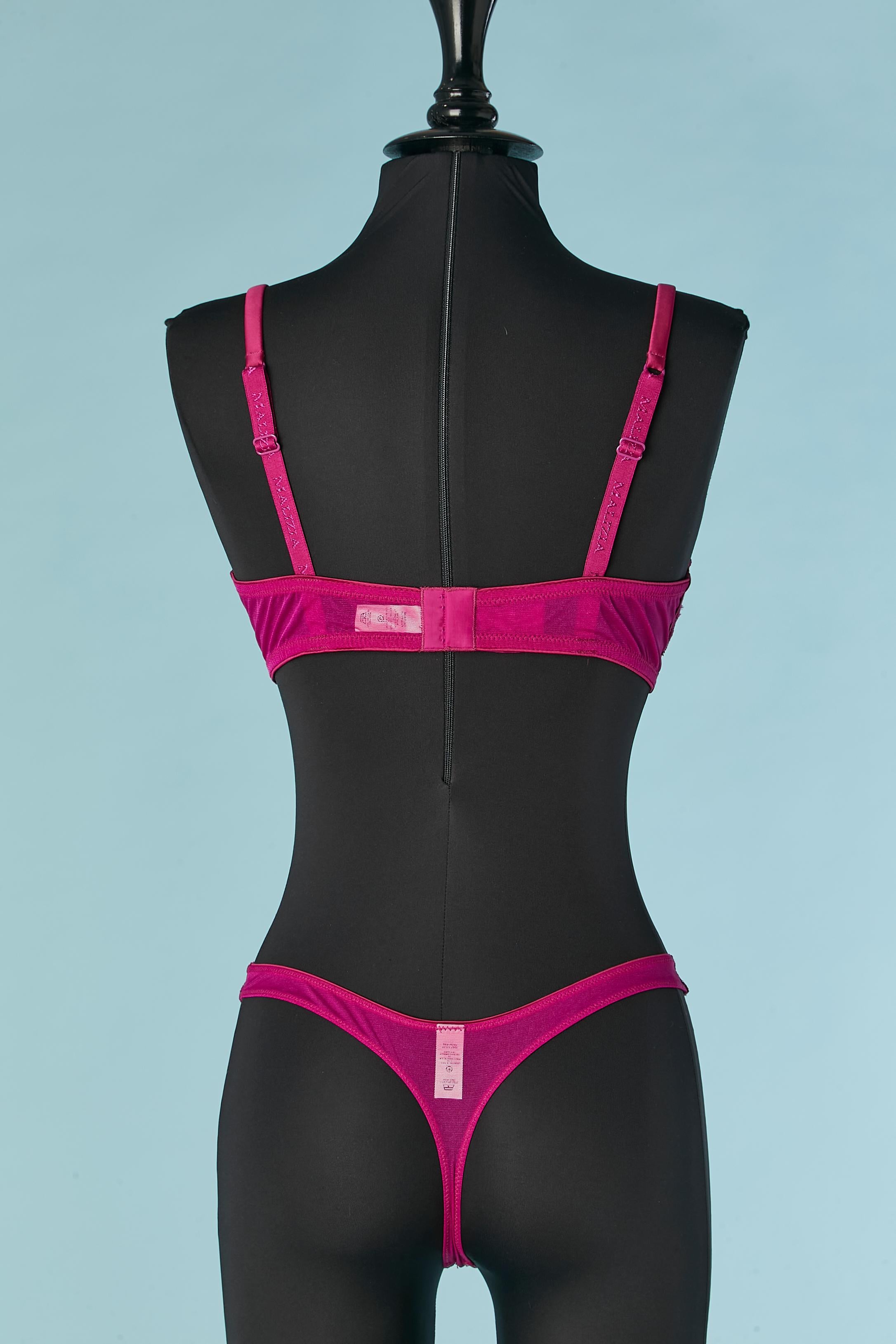Bra and thong panty ensemble in fushia lace MALIZIA by LA PERLA In New Condition For Sale In Saint-Ouen-Sur-Seine, FR