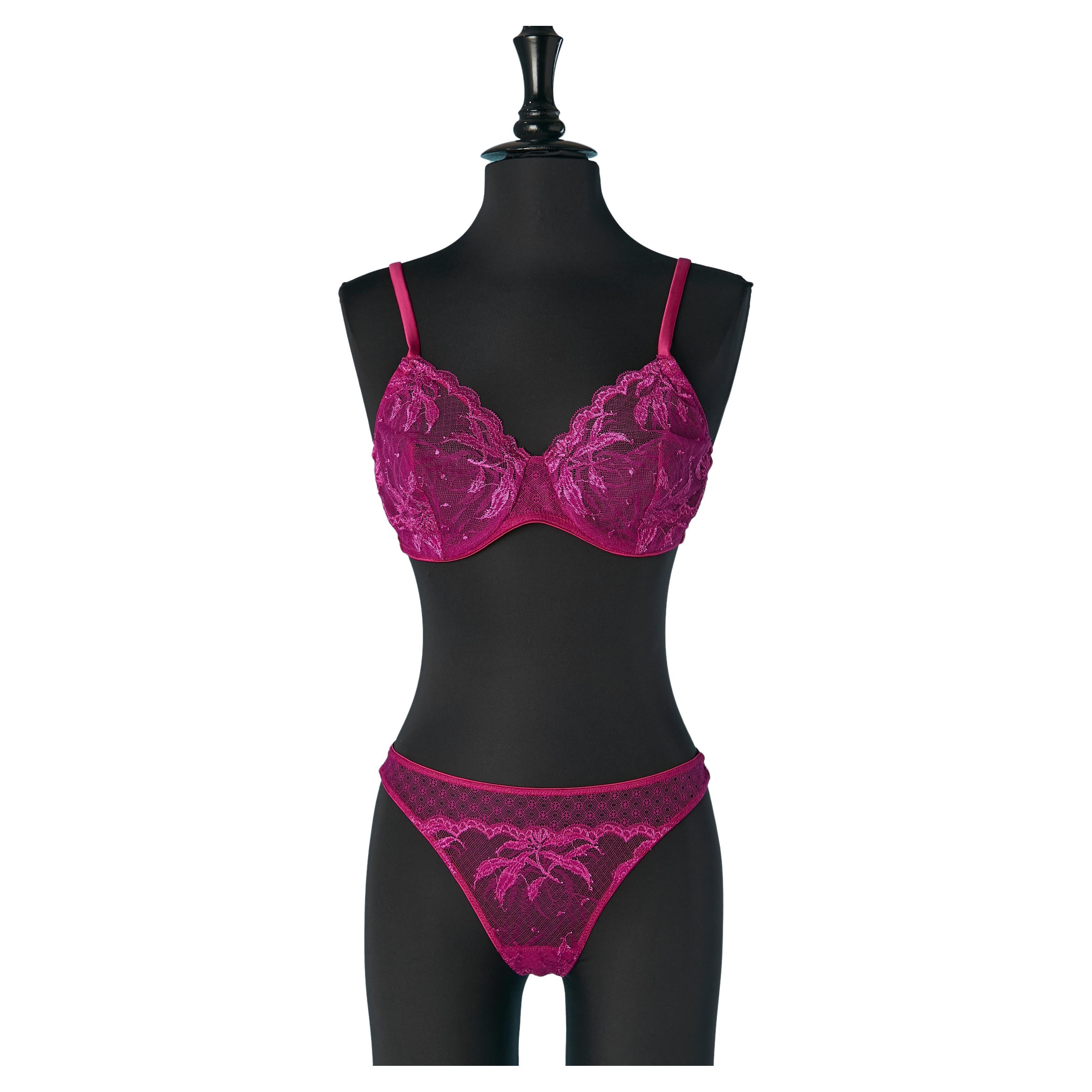 Bra and thong panty ensemble in fushia lace MALIZIA by LA PERLA For Sale