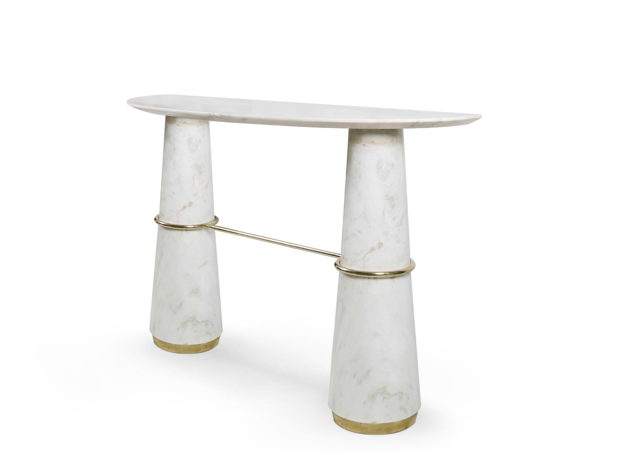 Agra is the modest setting of one of the most famous monuments in the world, Taj Mahal, also known as the marble mausoleum. Just like it, Agra console table is an impressive display of craftsmanship and elegance. This foyer table will add refined