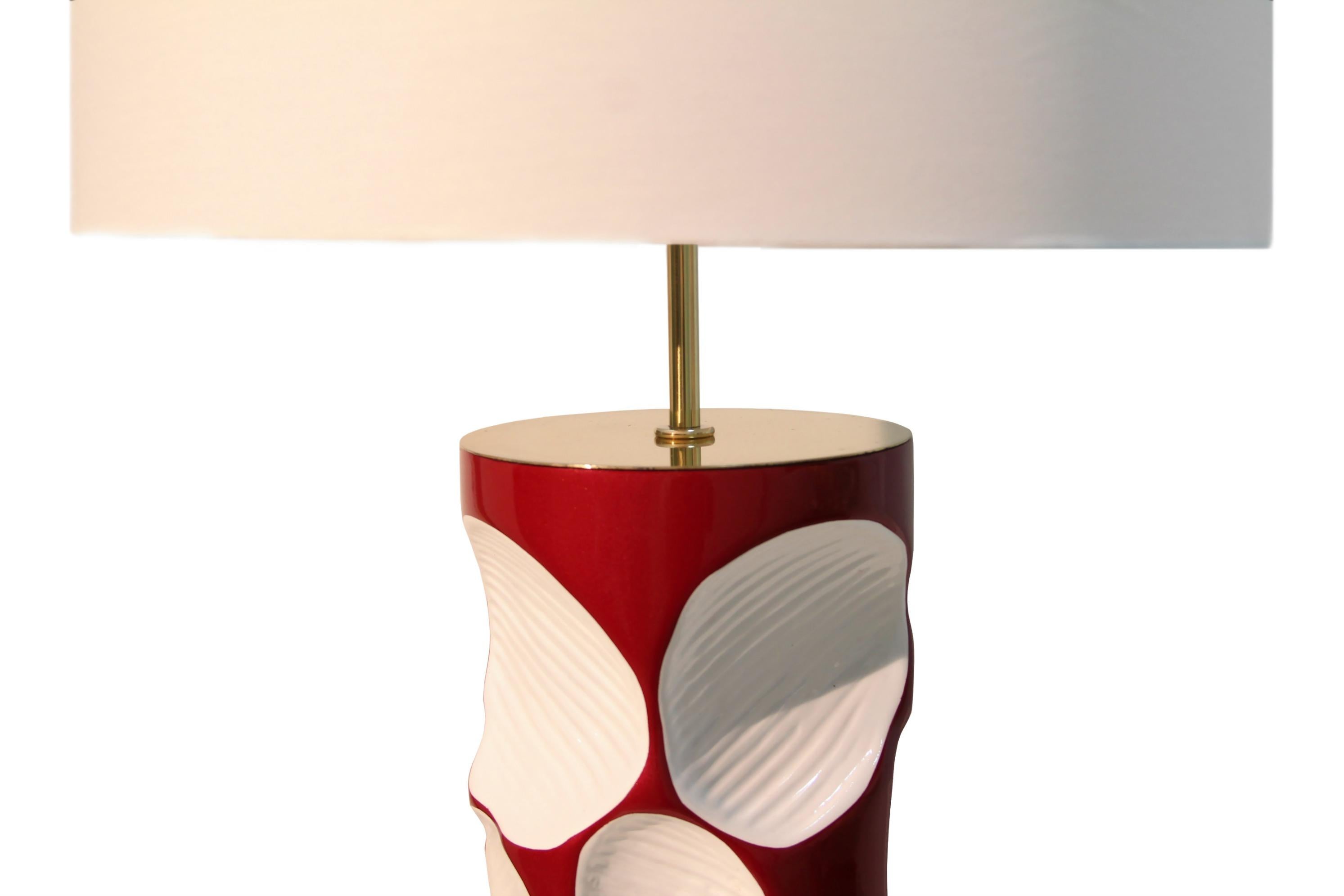 Portuguese Amik Table Lamp in Red with Polished Brass Details For Sale