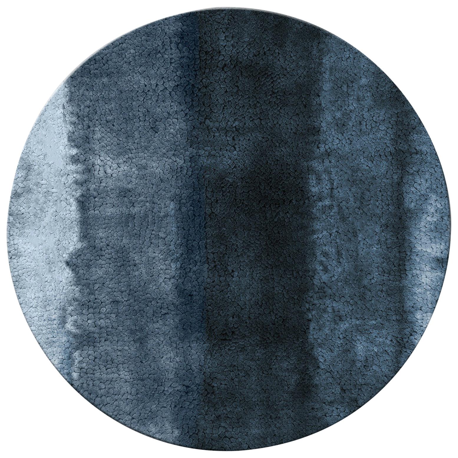 Baltic Circular Hand-Tufted Dyed Wool Rug ii in Blue Gradient For Sale