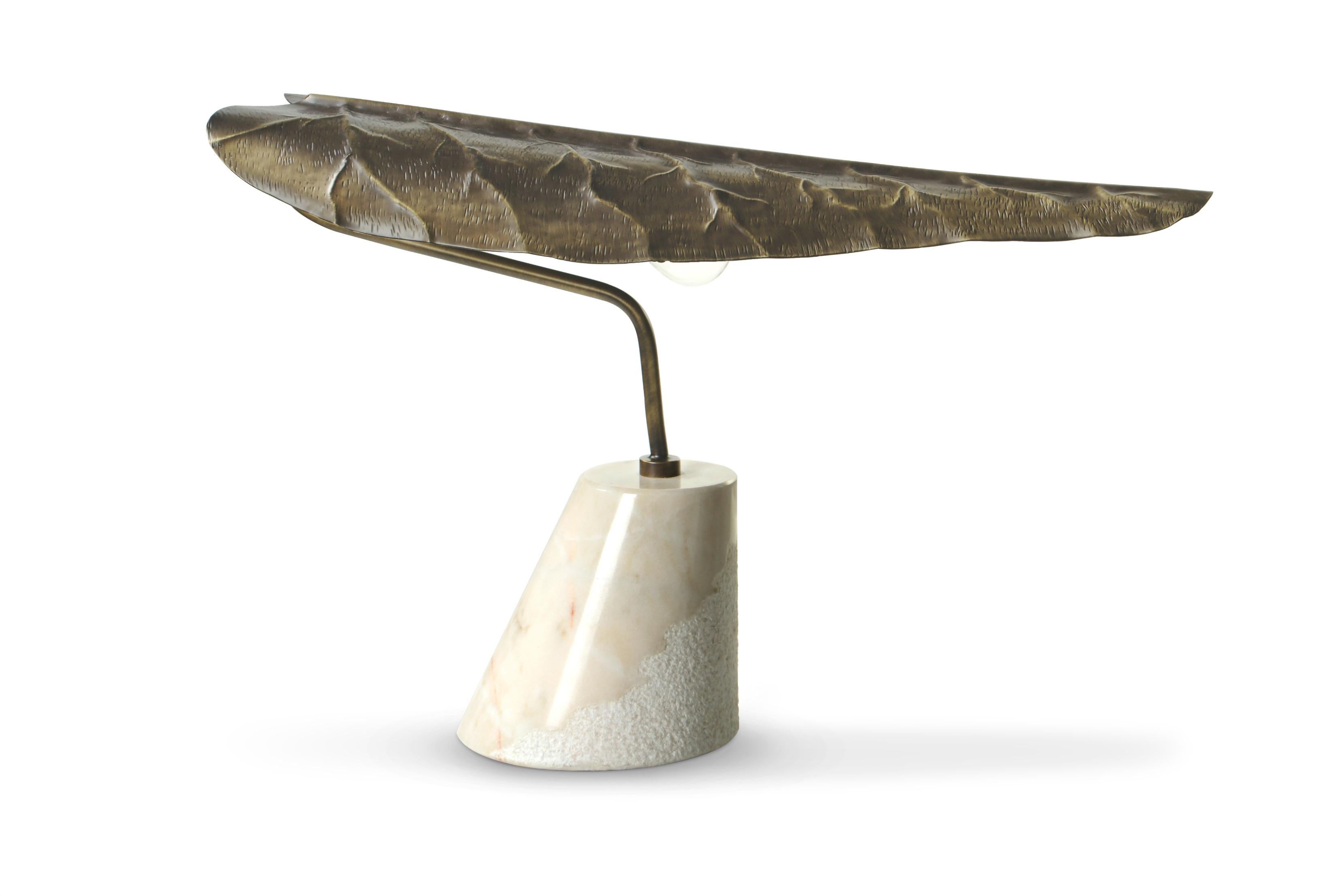 Contemporary Calla Table Lamp in Hammered Aged Brass with Marble Base by Brabbu For Sale