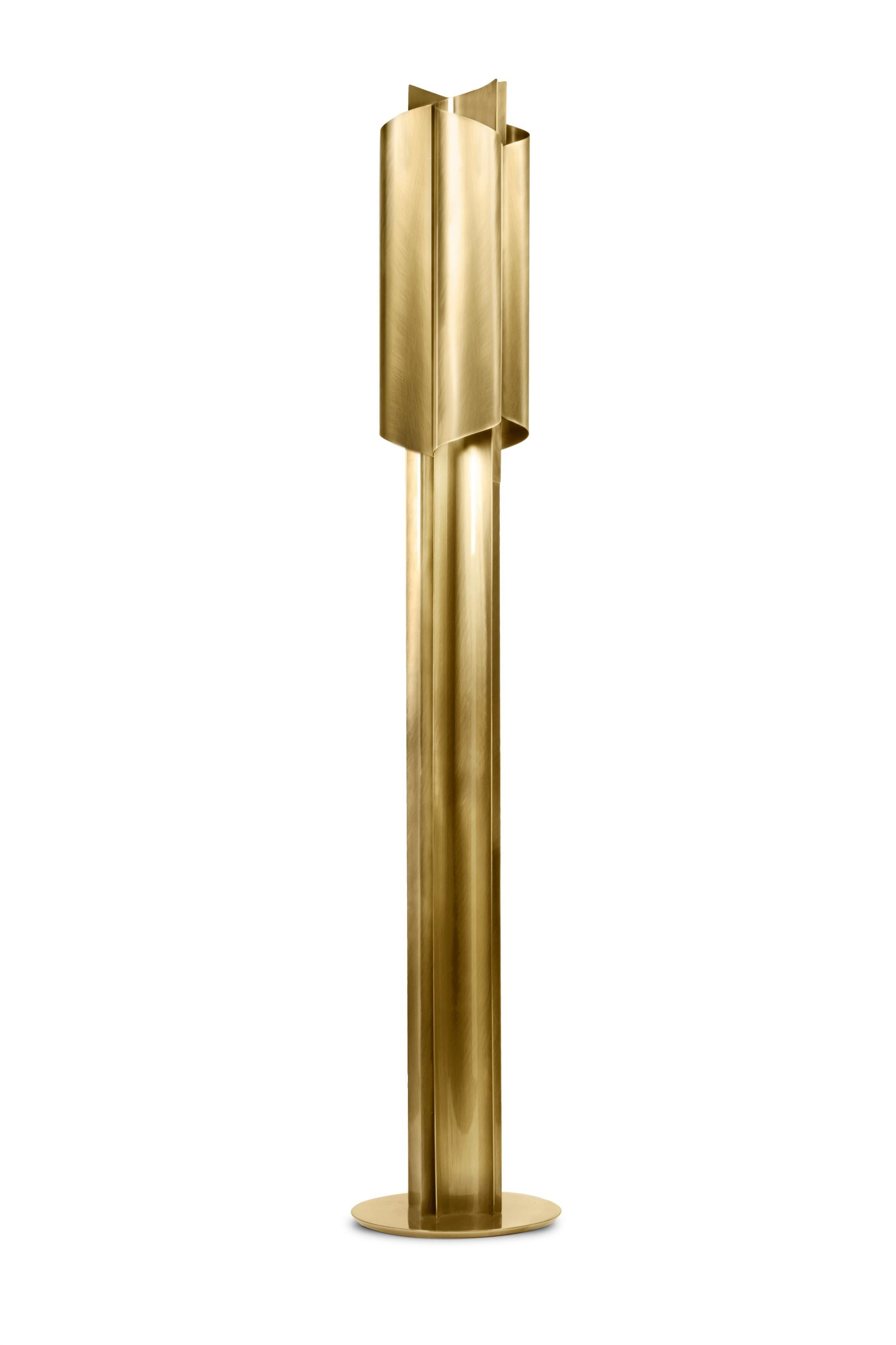 Cyrus Floor Lamp in Polished Brass by Brabbu In New Condition For Sale In New York, NY