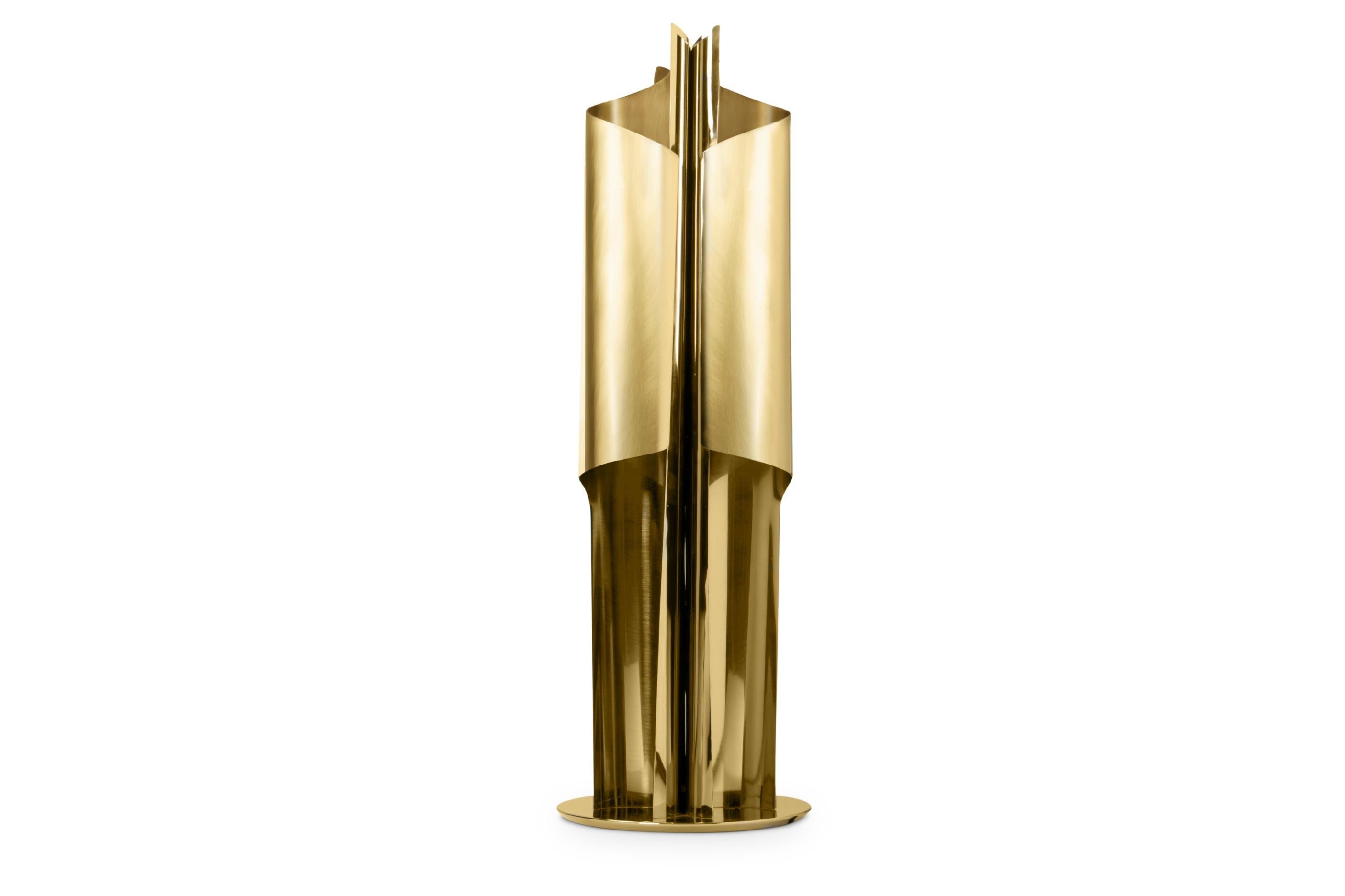 Cyrus Table Lamp in Polished Brass In New Condition For Sale In New York, NY