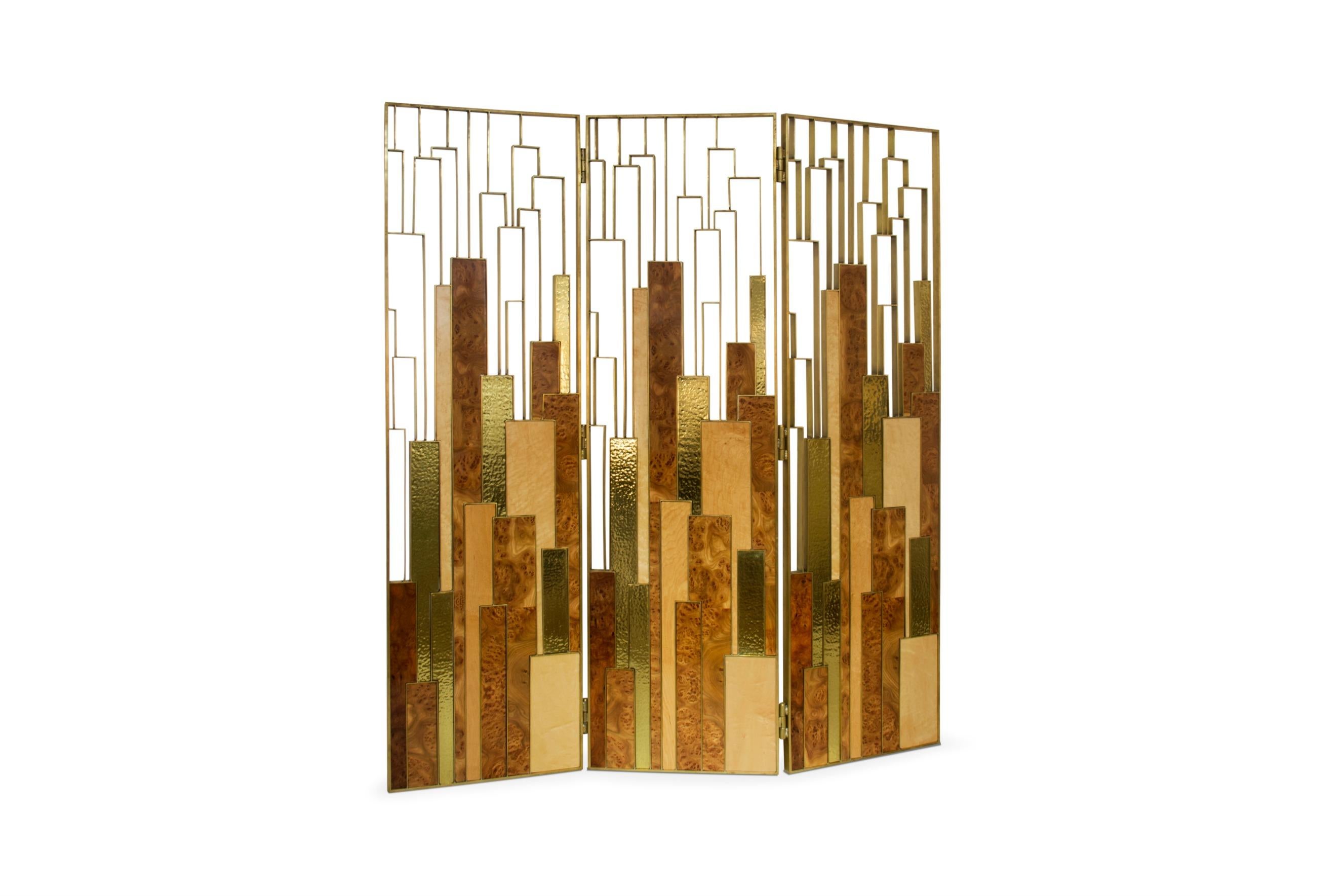 Back to a world of magic, Delphi, ancient Greece’s holiest, prophesied the future of kings and countries. Delphi screen brings oracle to life through its bird’s eye wood veneer, glossy elm root wood veneer and polished hammered brass. This folding