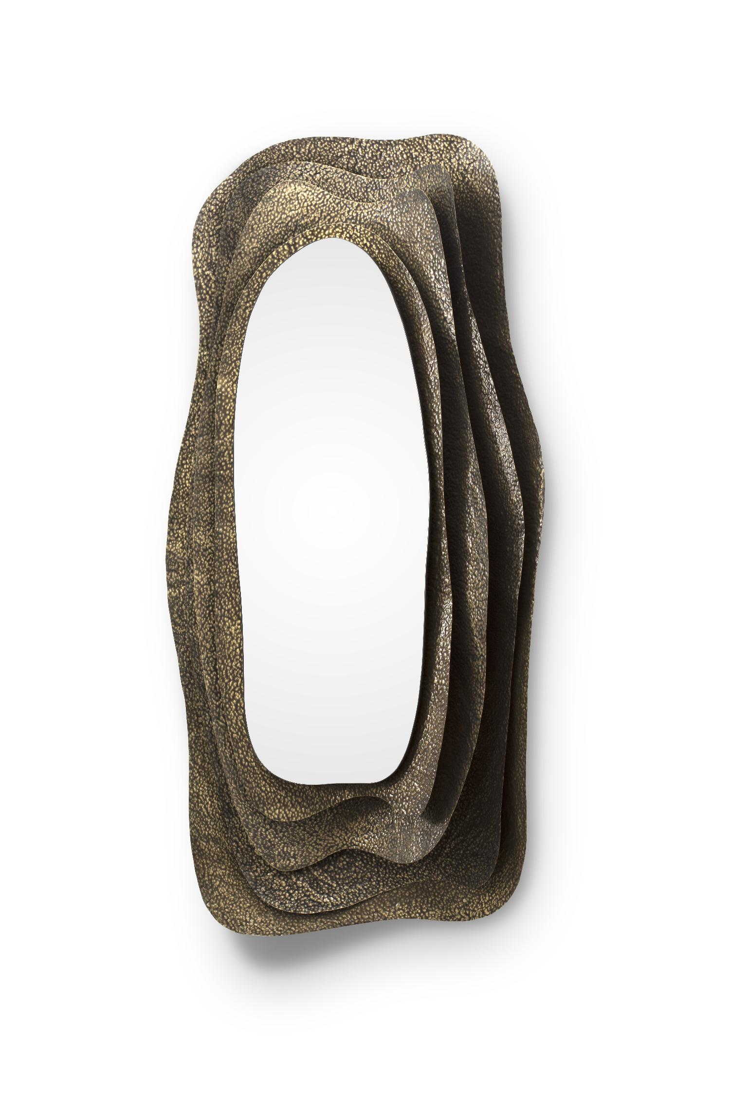 Portuguese Kumi I Rectangular Mirror in Hammered Aged Brass by Brabbu For Sale