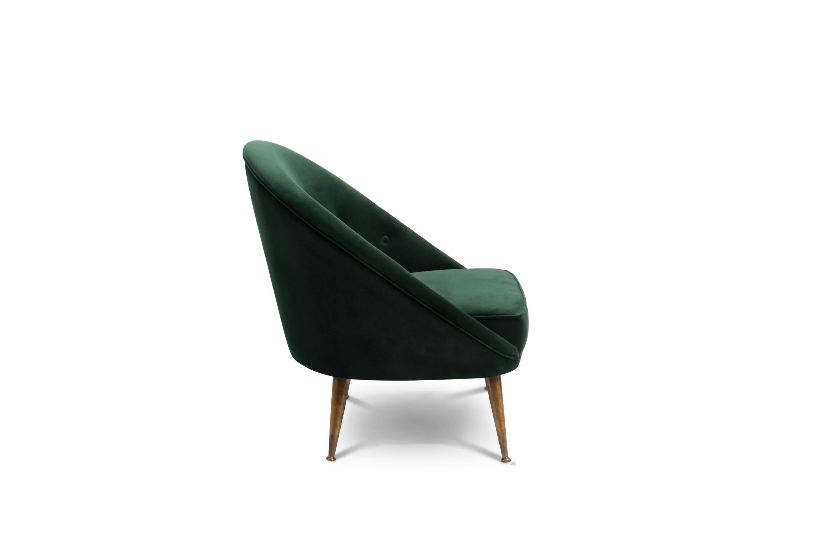 The ethnicities of the mesmerizing Malay Archipelago inspired the creation of MALAY velvet armchair, a twist on Mid-Century Modern furniture. This tufted upholstered chair with aged brass legs has a mystical soul that will fulfill your living room