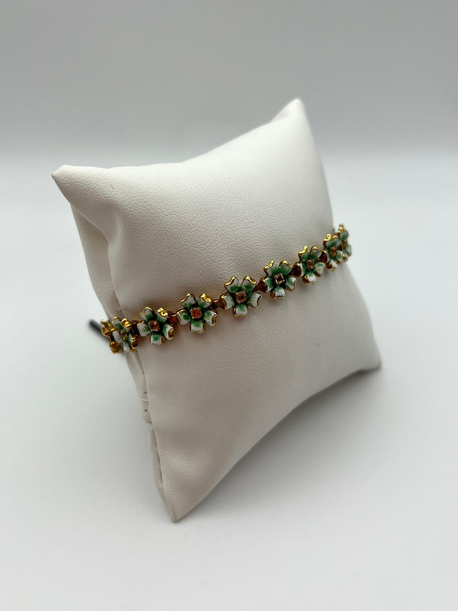 Taille brillant Bracelet fait main en or jaune 18 carats avec saphirs jaunes en vente