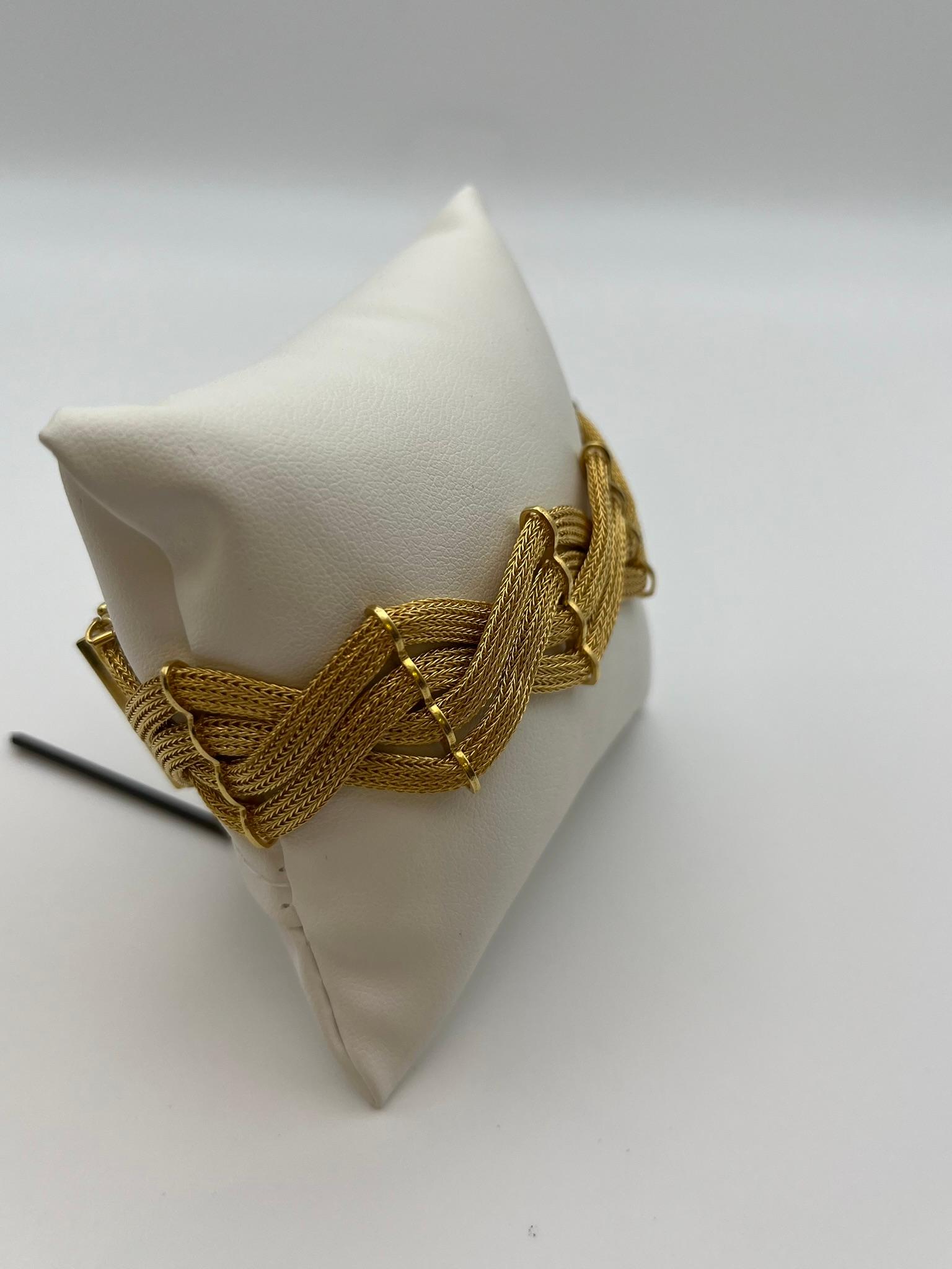 Bracelet vintage en or jaune 18 carats tressé Excellent état - En vente à Abano Terme, IT
