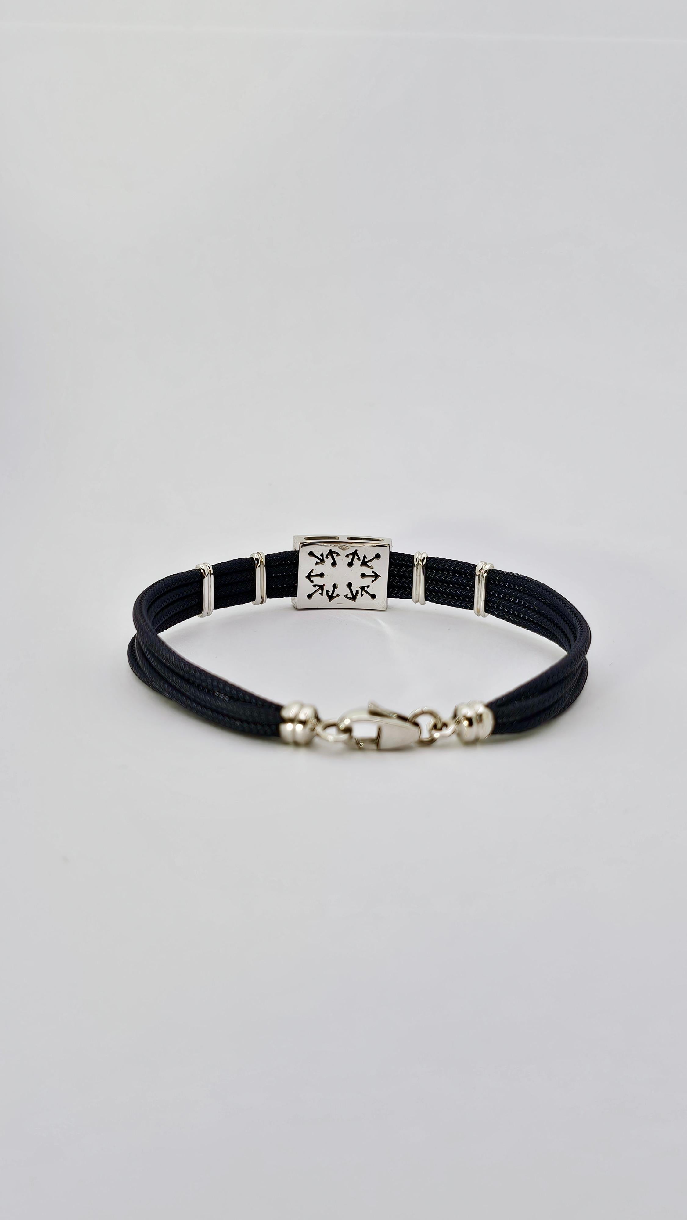 Pulsera Bandera Náutica en Oro de 18 Kt Zafiros y Diamantes Corte brillante en venta