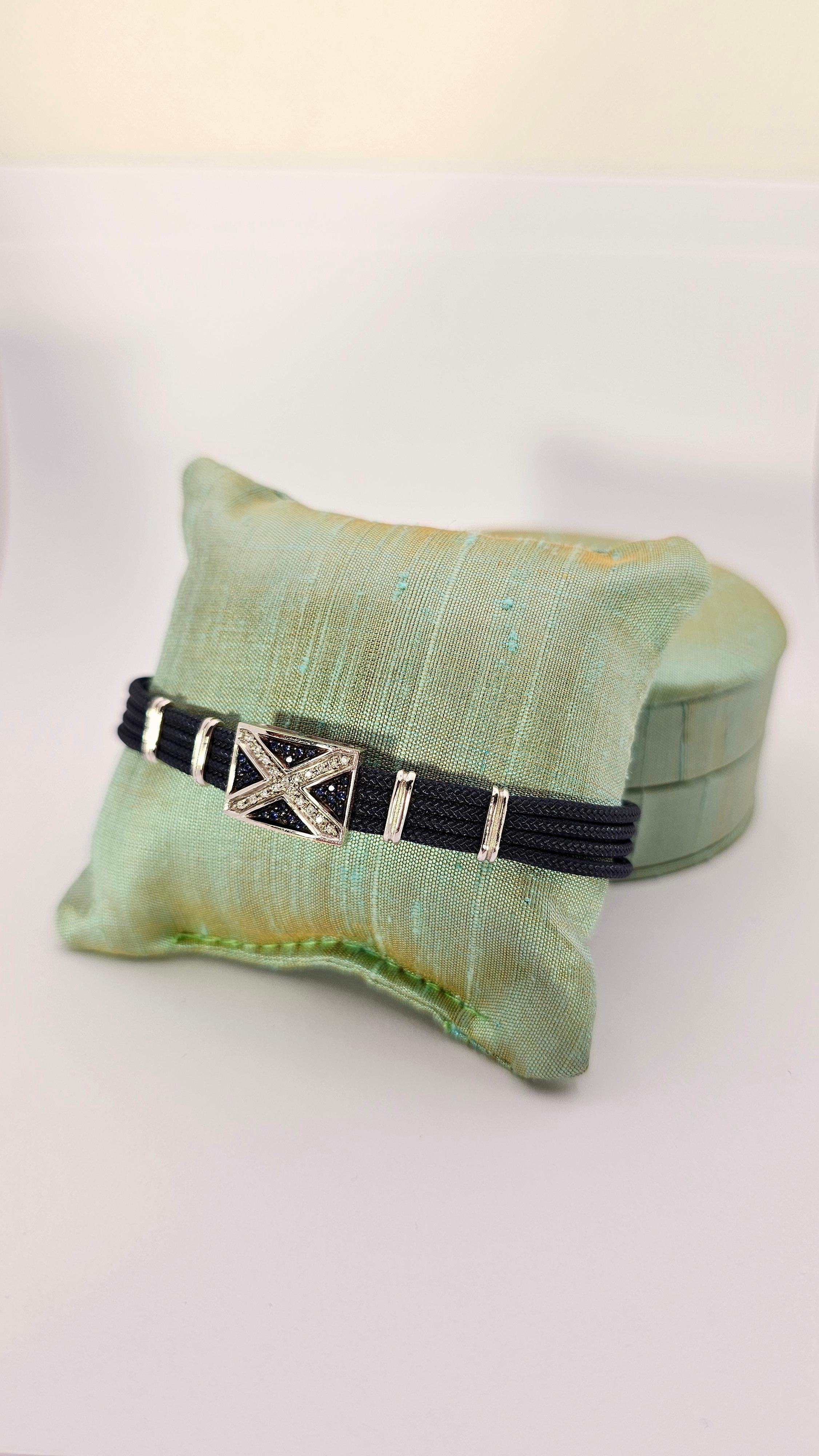 Pulsera Bandera Náutica en Oro de 18 Kt Zafiros y Diamantes en venta 1