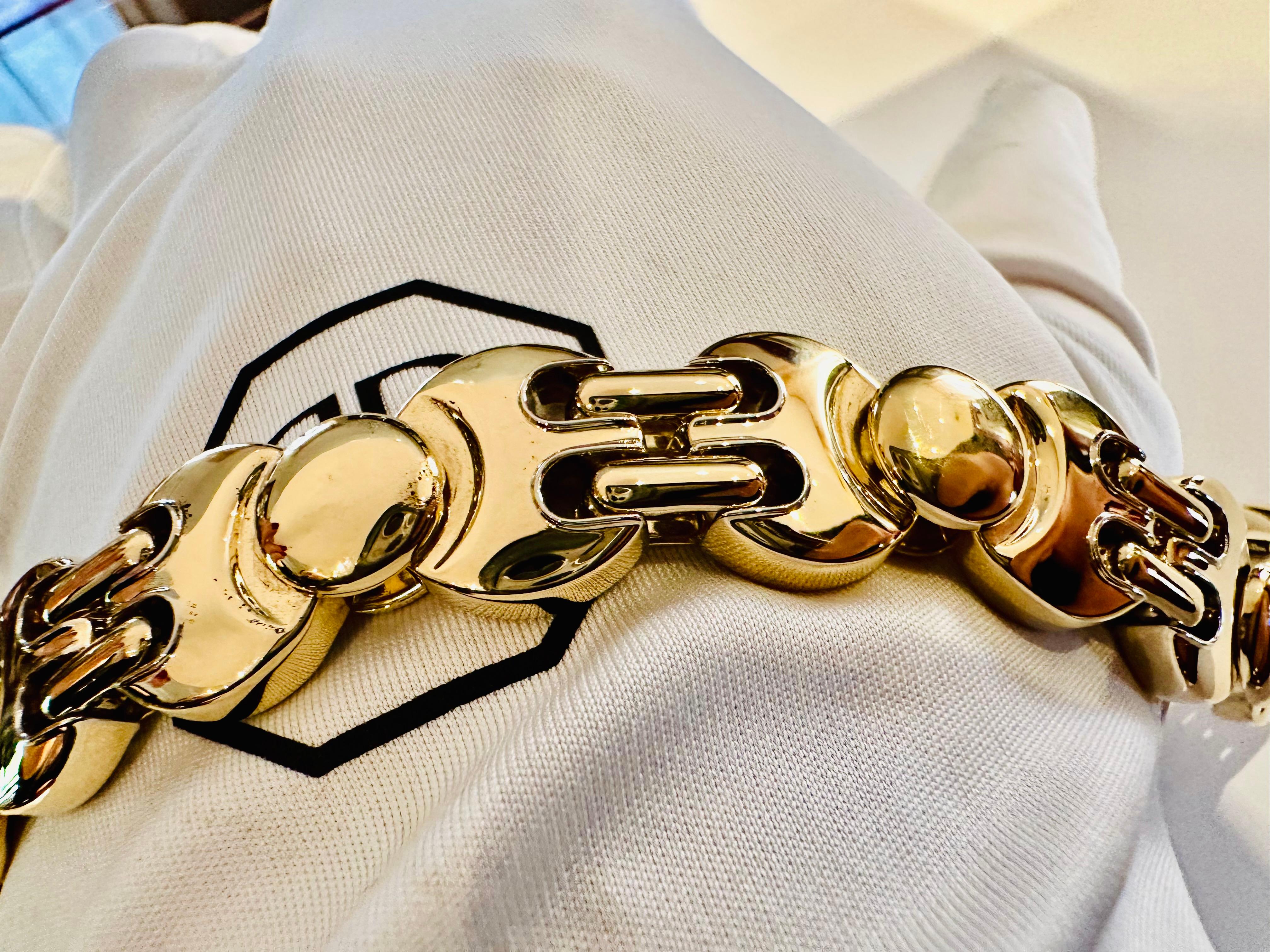 Bracelet Baraka en or bicolore 18kt  Puissance et raffinement dans un design unique Pour hommes en vente