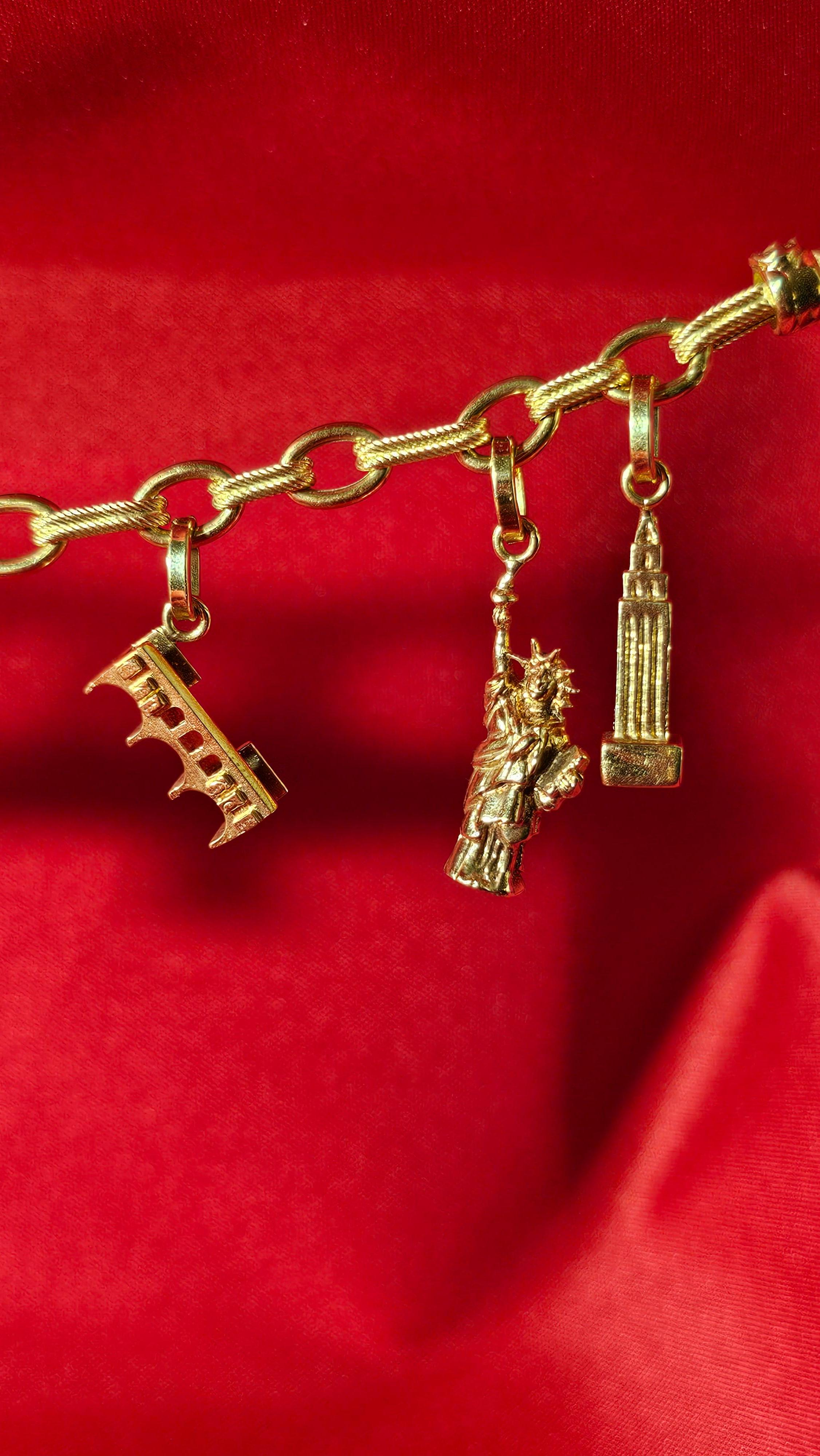 Bracciale Charms in oro 18 Kt Massiccio e Onice in vendita 1