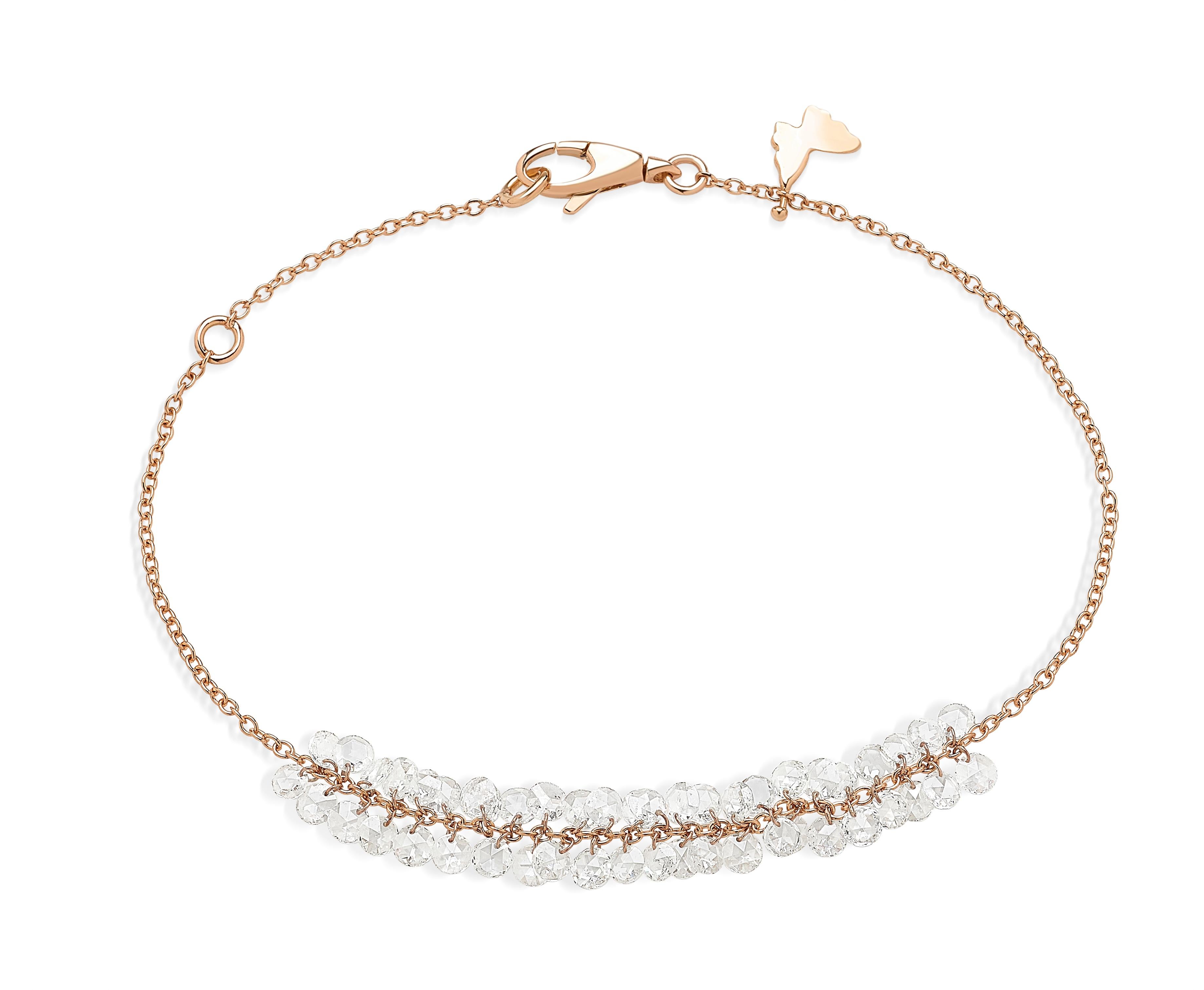 La colección COSTELLAZIONE expresa una personalidad culta y discreta.
Los diamantes talla rosa se unen para diseñar una colección de gran linealidad estética, que rechaza todo exceso, en busca de la ligereza absoluta. Lo ideal es que los diamantes