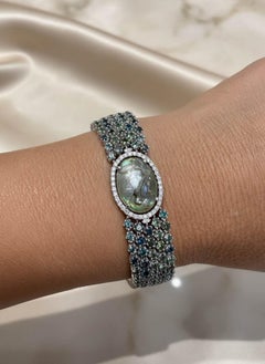 Handgefertigtes Armband aus 18-Karat-Gold mit grünen Turmalinen, Diamanten und Abalone