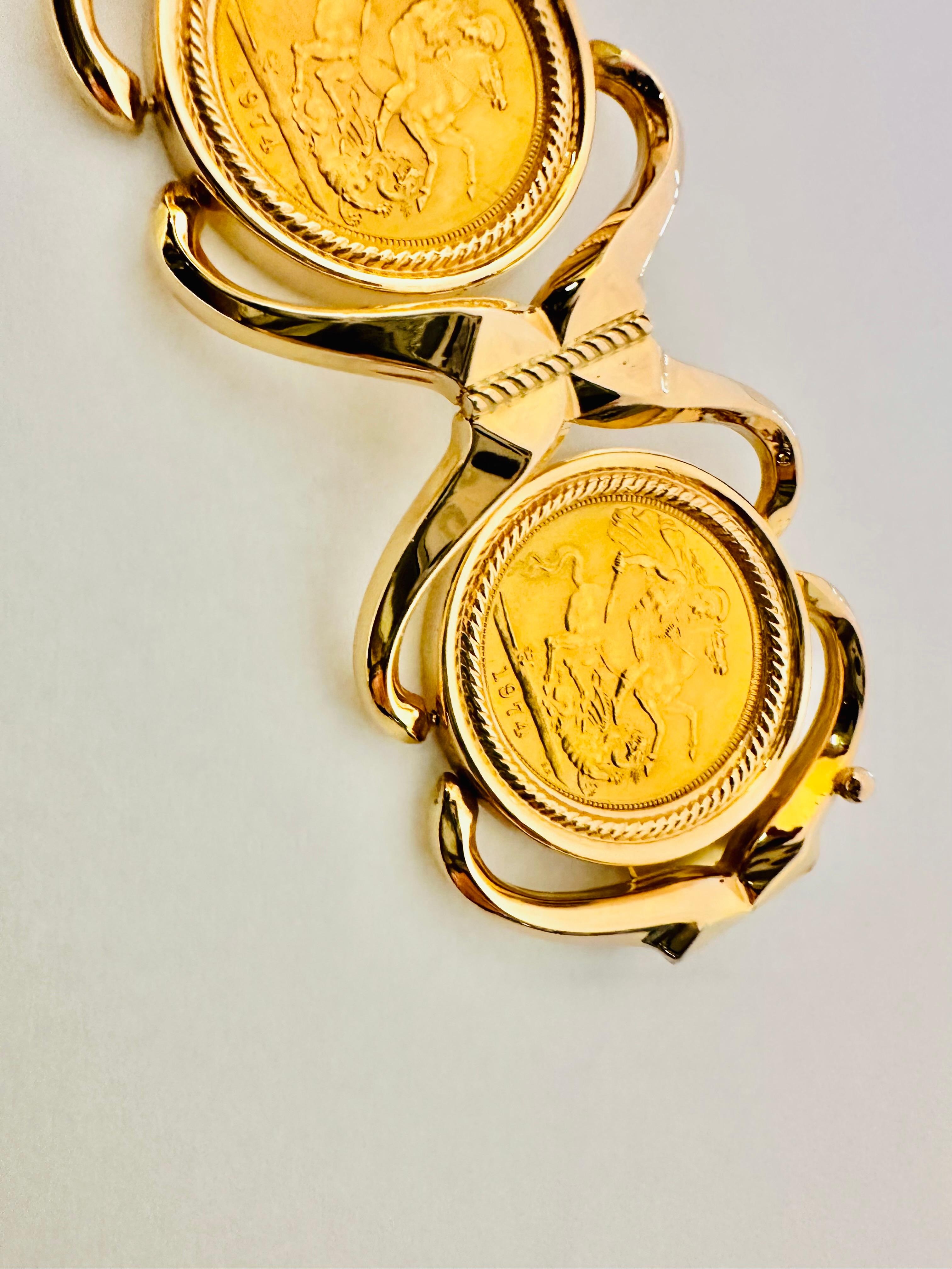 18kt Gold Bracelet with Original Sterling Pounds: History, Prestige and Luxury For Sale 8