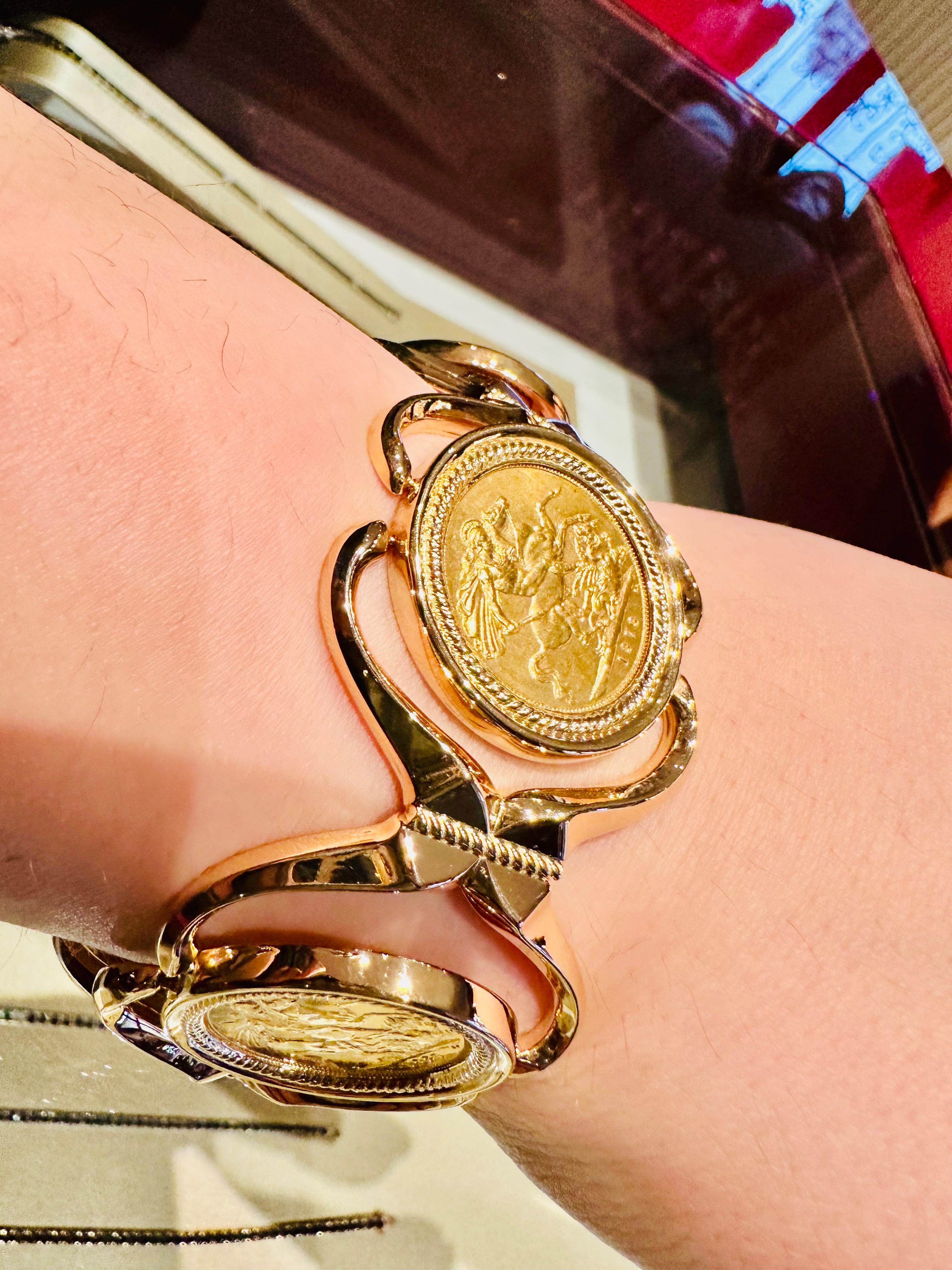 18kt Gold Bracelet with Original Sterling Pounds: History, Prestige and Luxury For Sale 10
