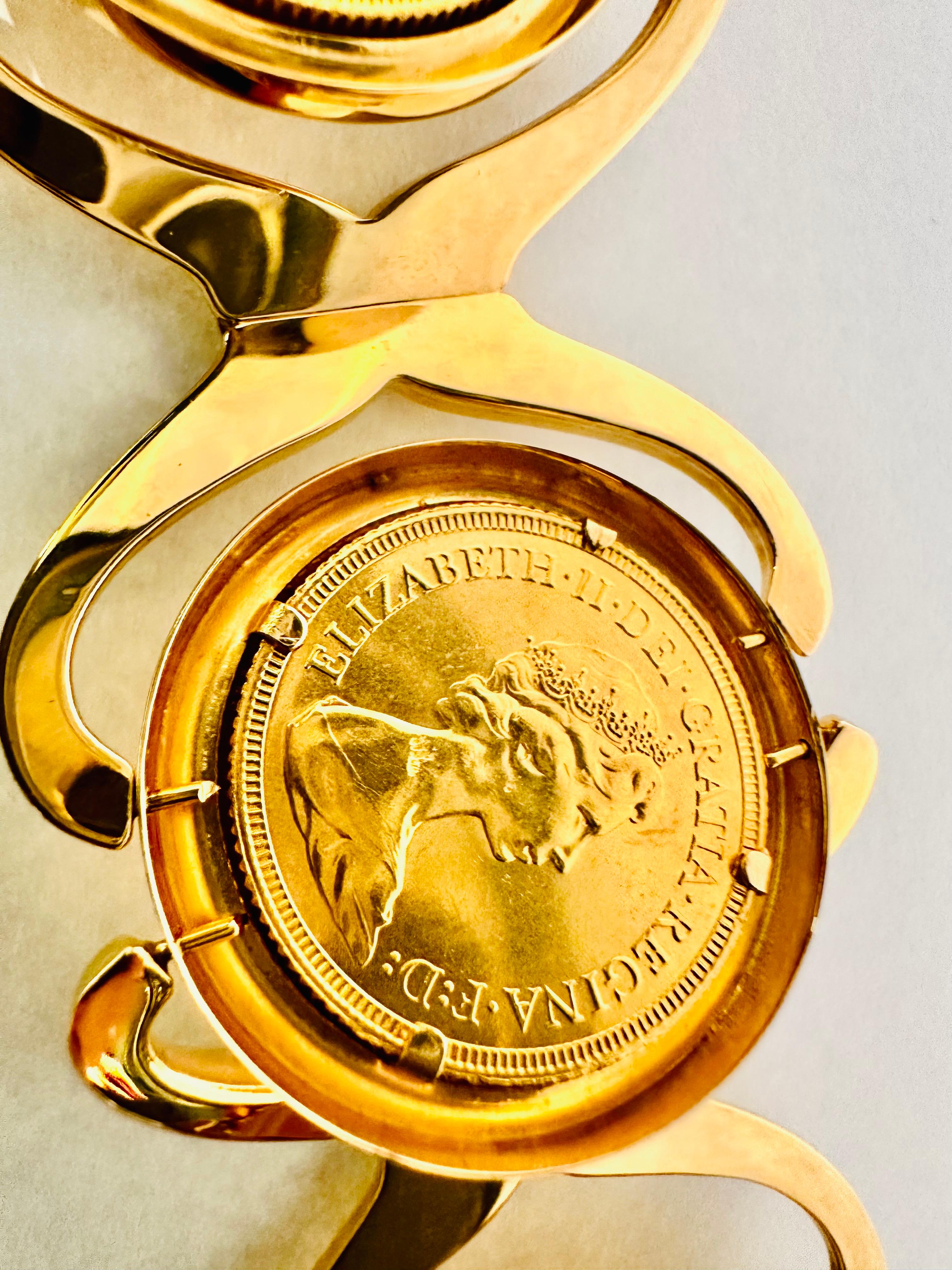 18kt Gold Bracelet with Original Sterling Pounds: History, Prestige and Luxury For Sale 3