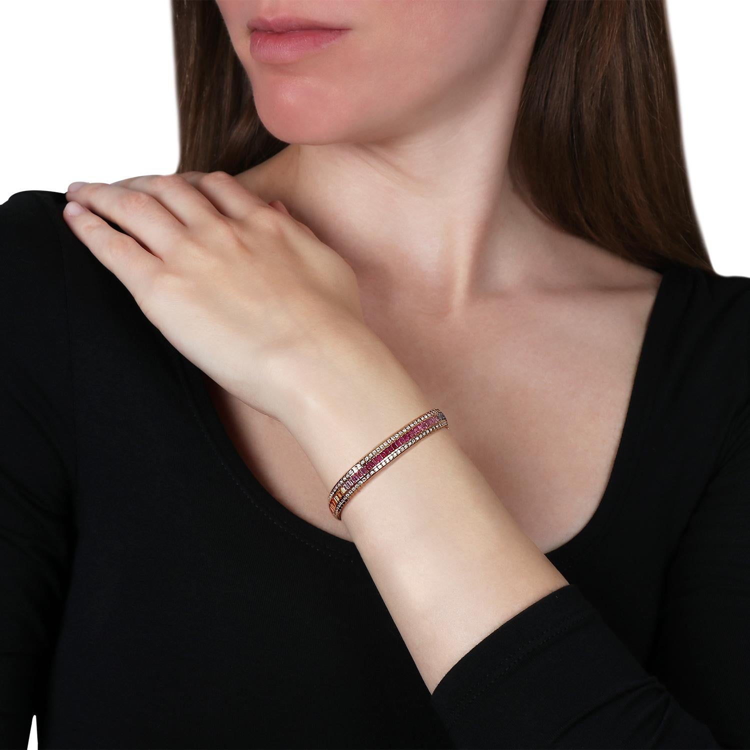 Bracelet en or rose 18kt avec diamants blancs et saphirs multicolores Pour femmes en vente