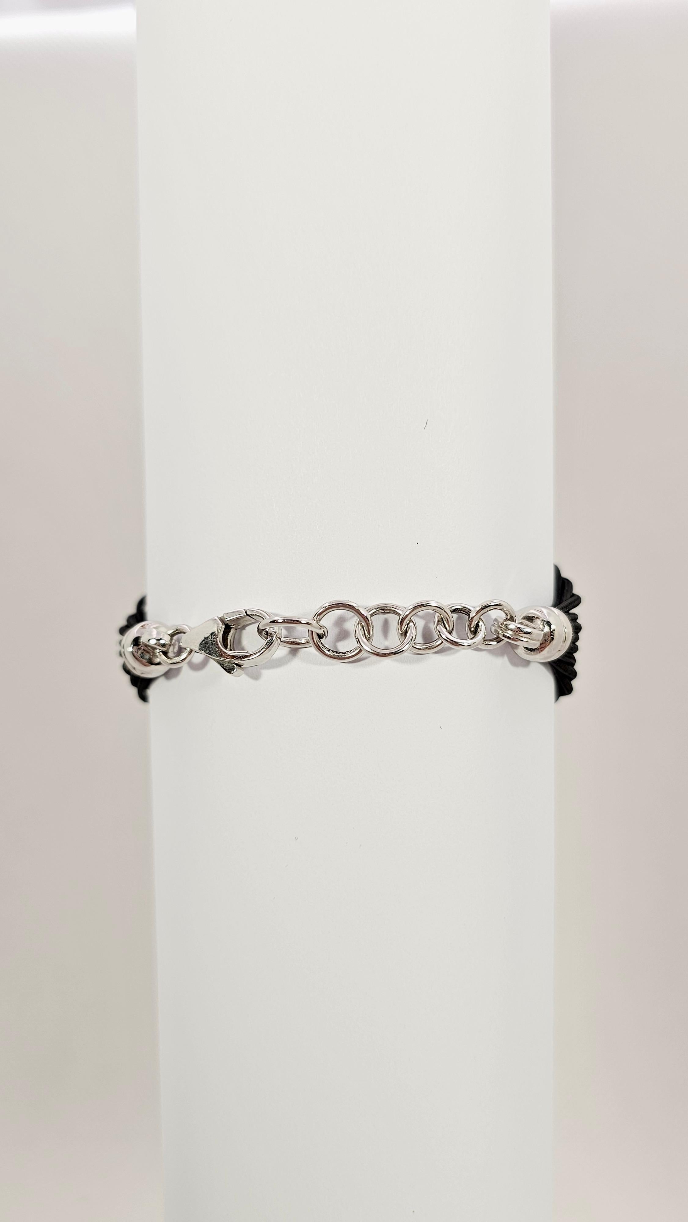 Contemporary Bracelet in Navy Sagola, White Gold and Diamonds For Sale
