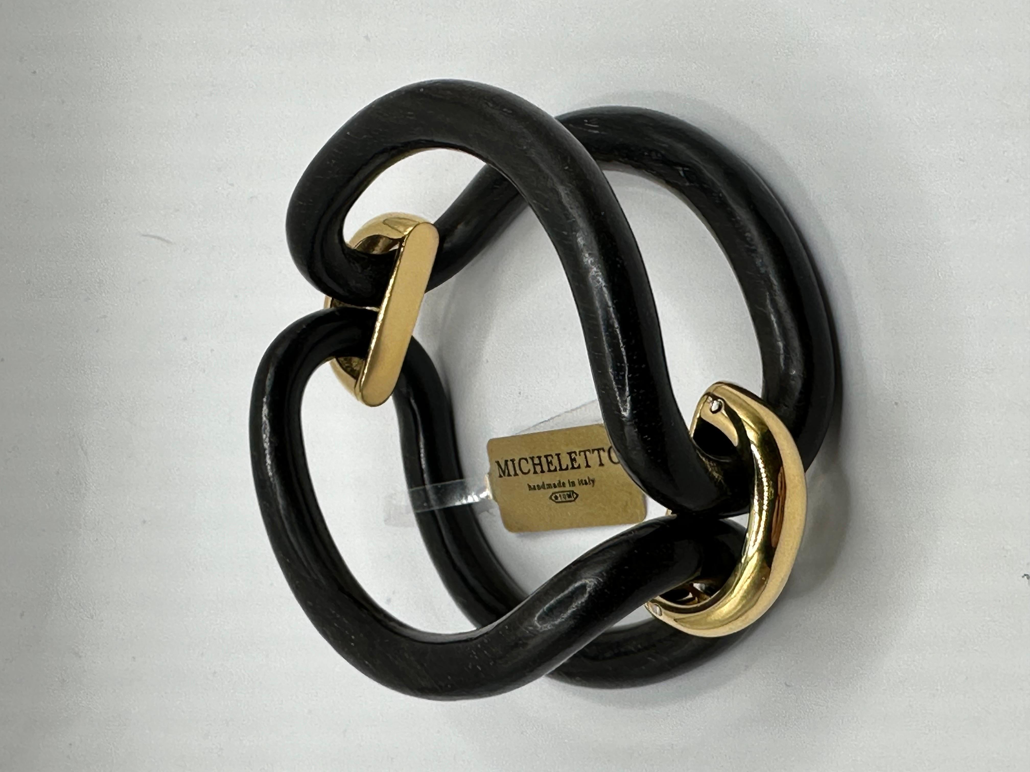 Bracciale Micheletto in Ebano Lucido con Cavallotti in Argento Placcato Oro 18kt in vendita 1