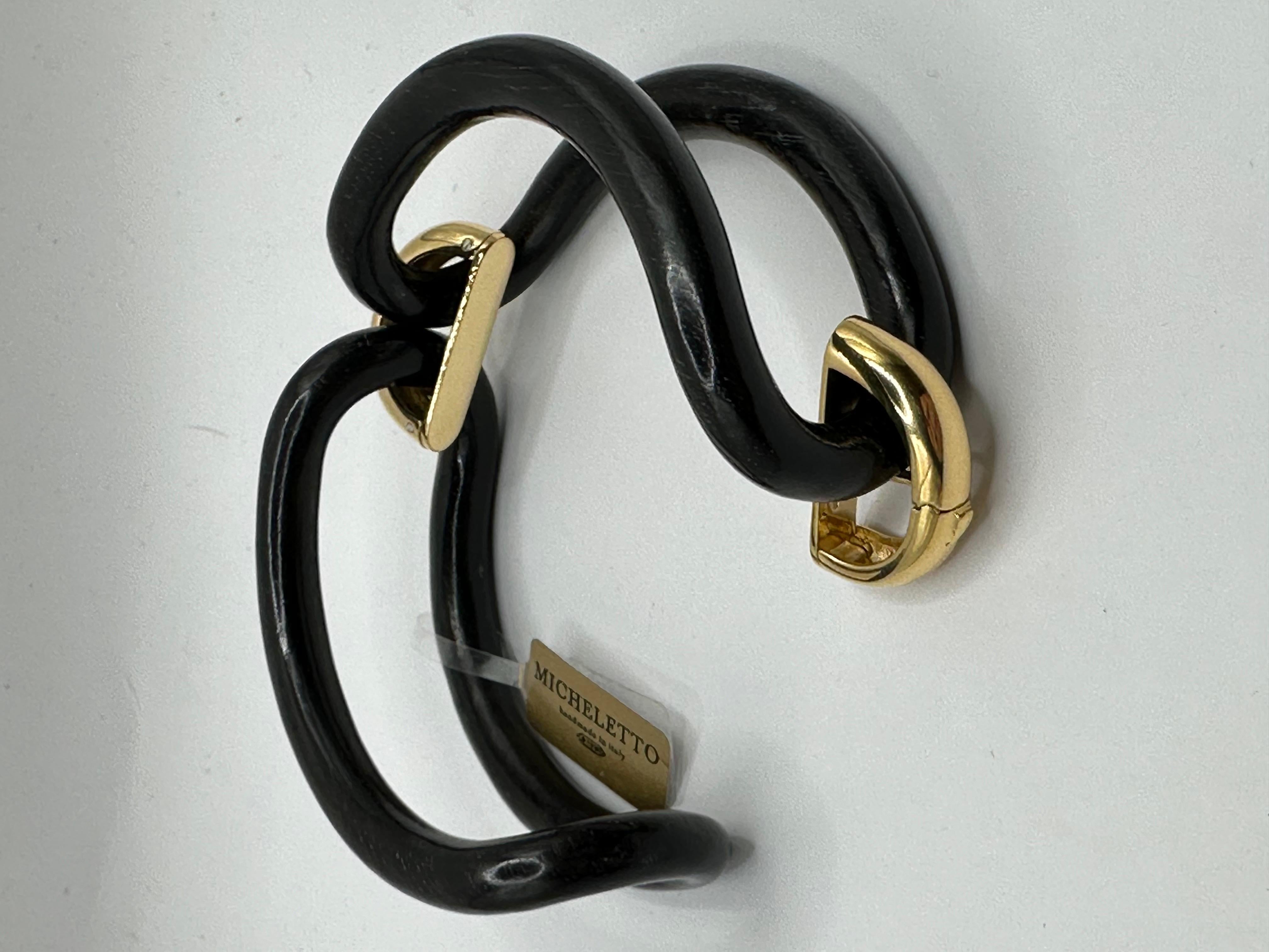 Bracciale Micheletto in Ebano Lucido con Cavallotti in Argento Placcato Oro 18kt in vendita 5