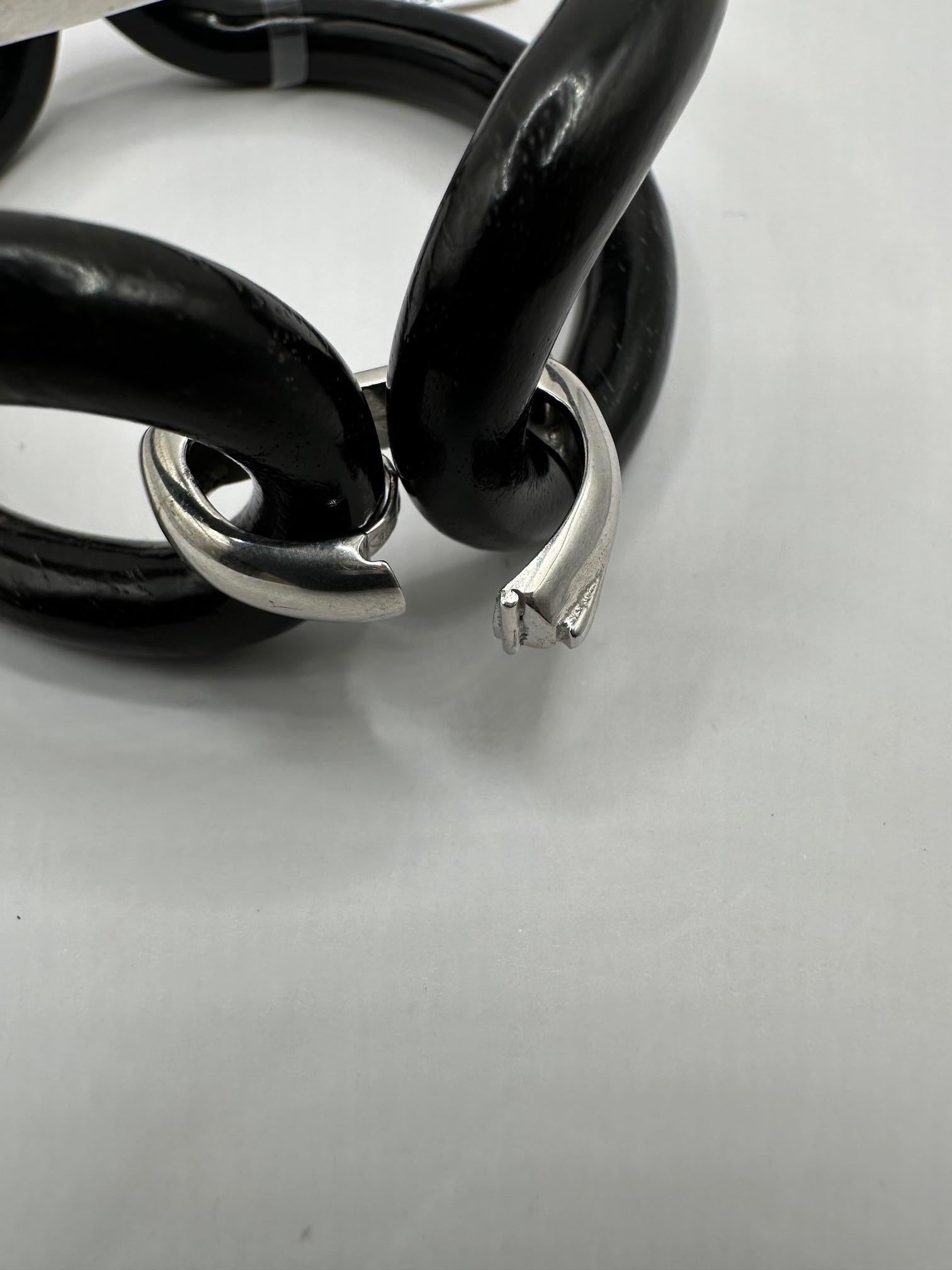Bracciale MICHELETTO in Ebano Lucido con Cavallotti in Argento Rodiato In New Condition For Sale In Milano, Lombardia
