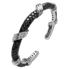 Offenes, festes Armband aus 18 Karat Weißgold mit schwarzen Diamanten