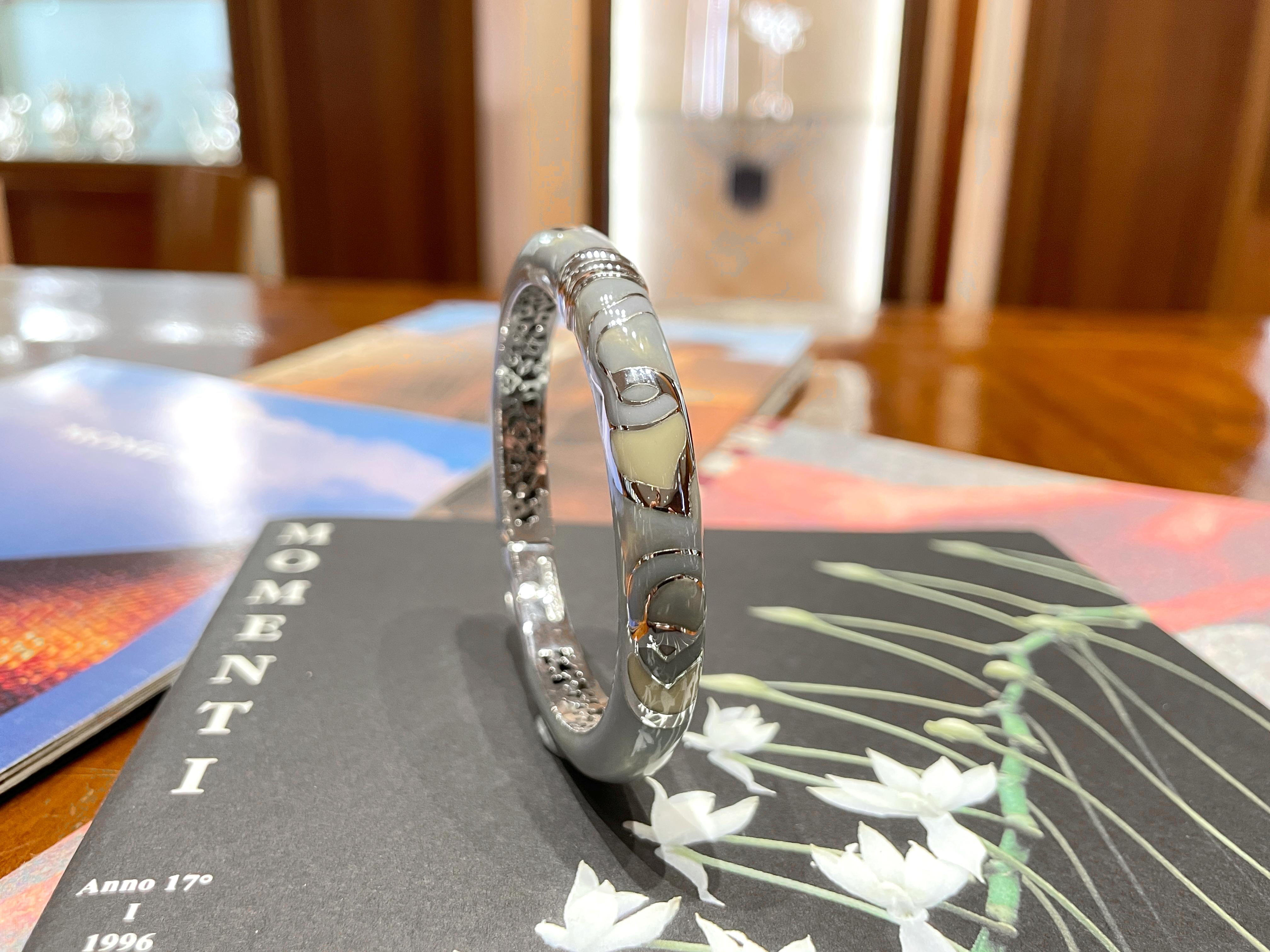 Bracciale rigido La Nouvelle Bague in oro, argento e smalto in vendita 12