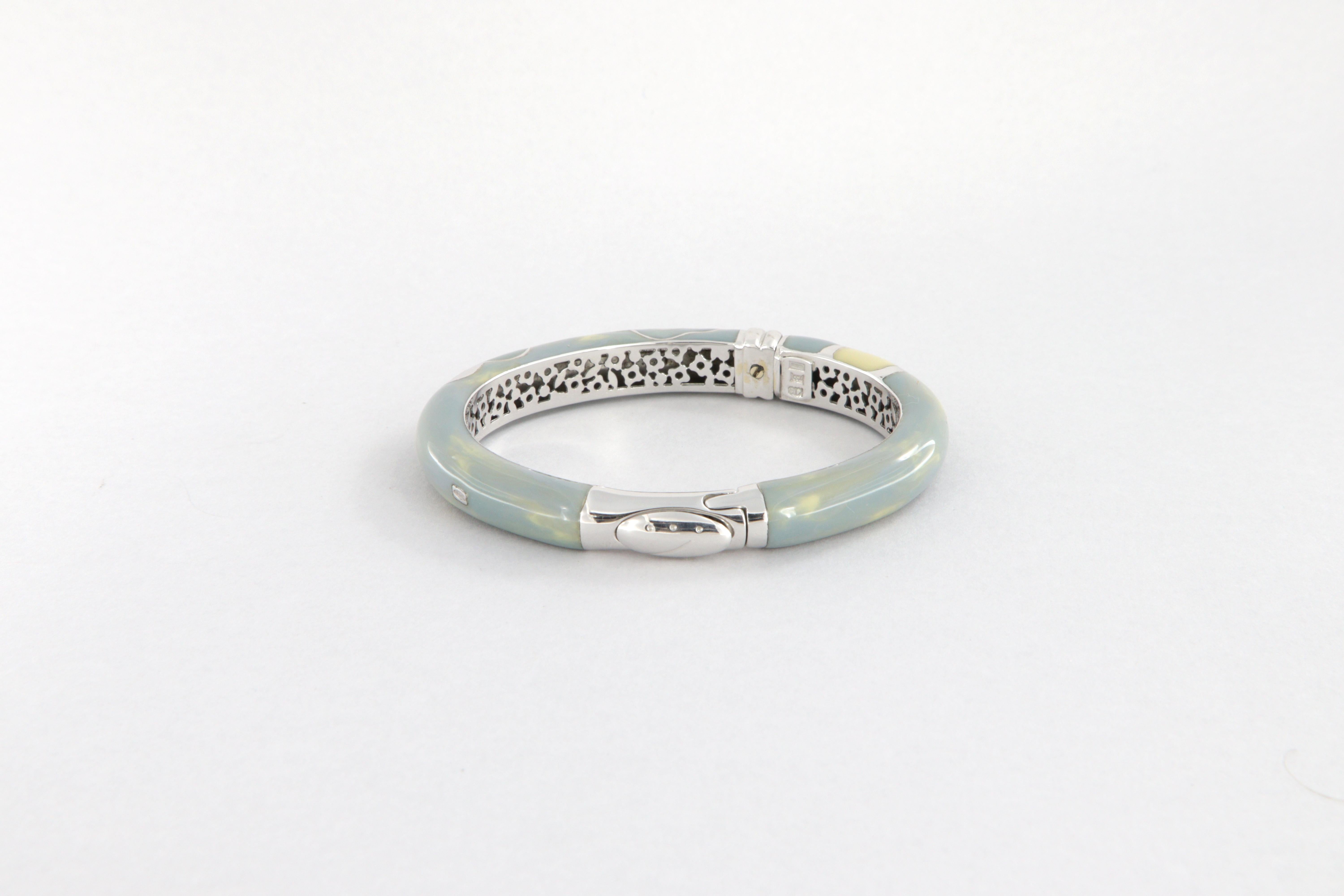 Bracciale rigido La Nouvelle Bague in oro, argento e smalto in vendita 1