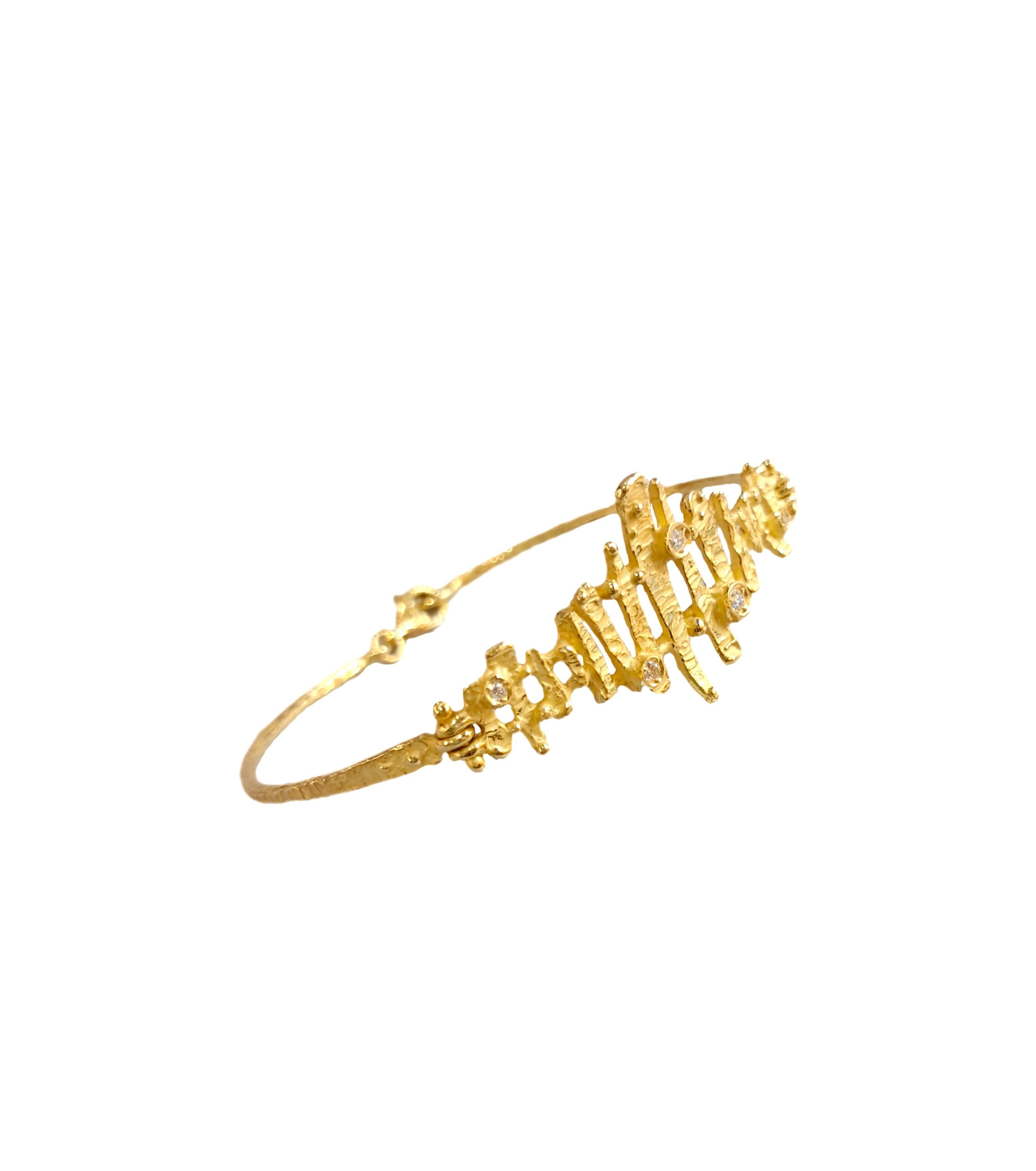 Taille brillant Bracelet Sacchi Steps Collection en or jaune satiné 18k et diamants en vente